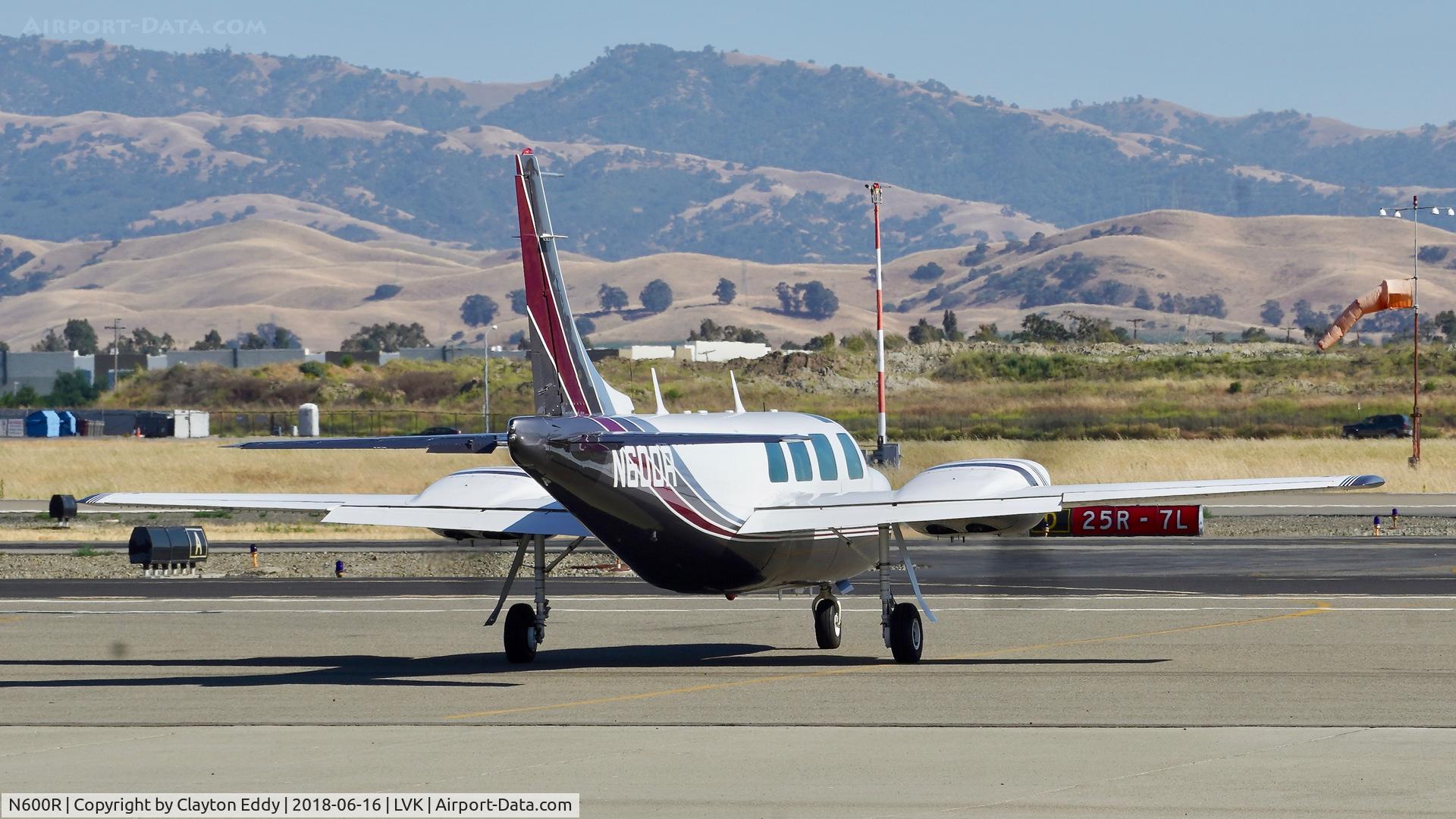 N600R, 1969 Smith Aerostar 600 C/N 60-0018, Livermore Airport California 2018.