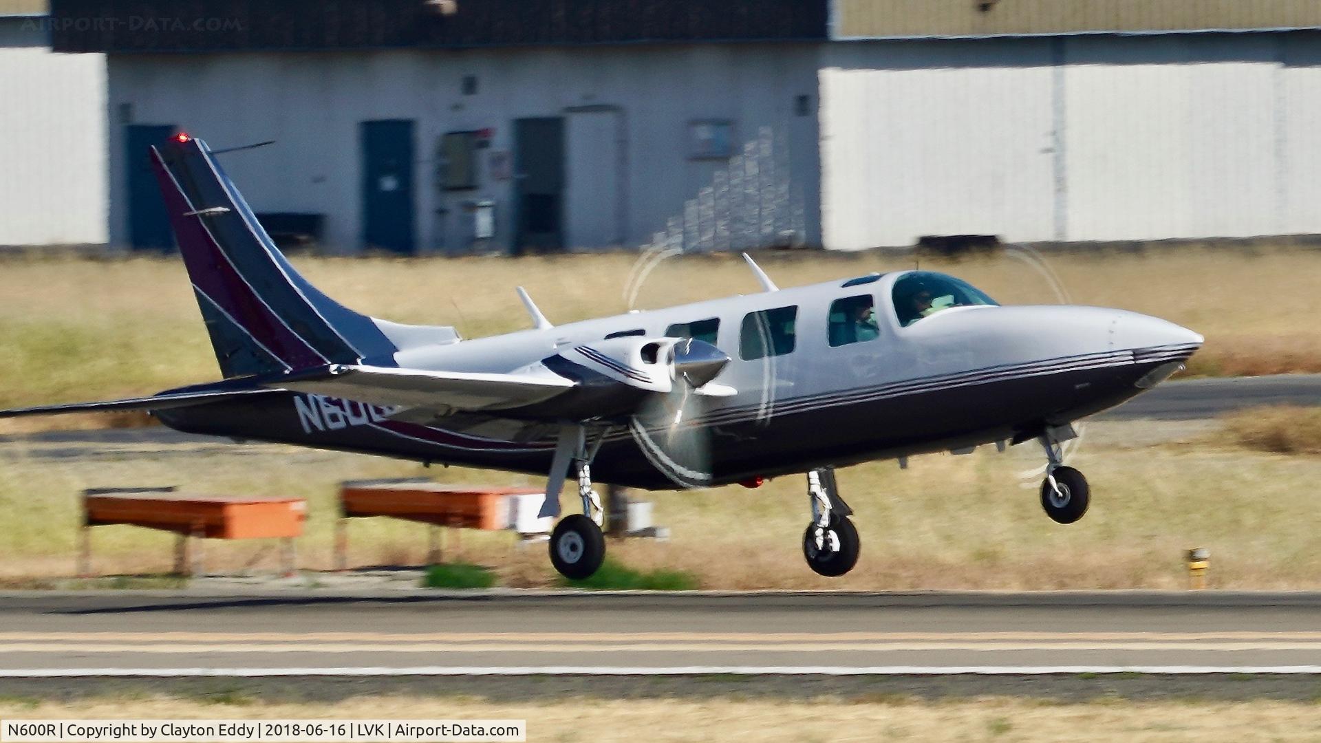 N600R, 1969 Smith Aerostar 600 C/N 60-0018, Livermore Airport California 2018.