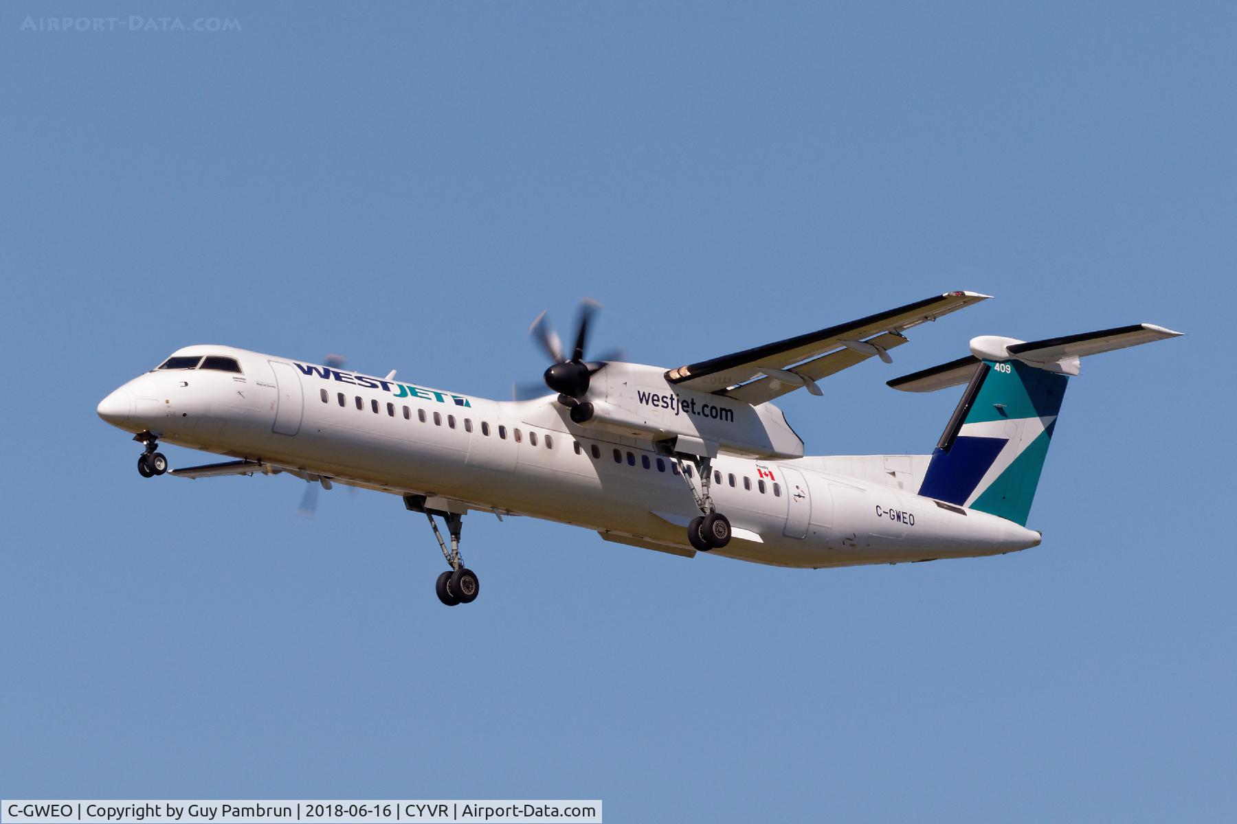 C-GWEO, 2013 Bombardier DHC-8-402 Q400 Dash 8 C/N 4462, Landing on 26R