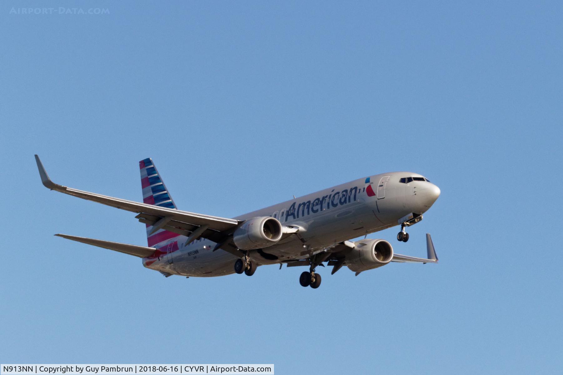 N913NN, 2013 Boeing 737-823 C/N 29571, Landing on 26R