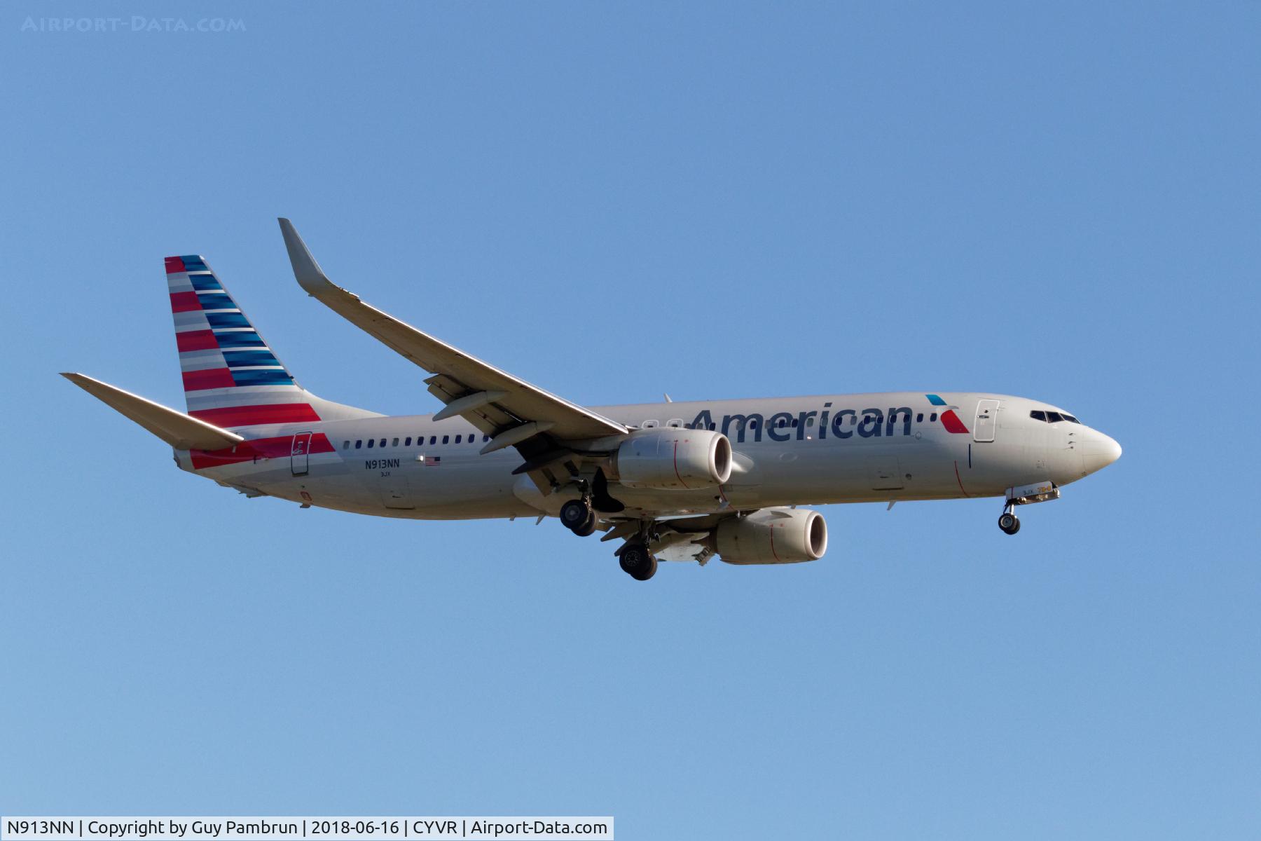 N913NN, 2013 Boeing 737-823 C/N 29571, Landing on 26R