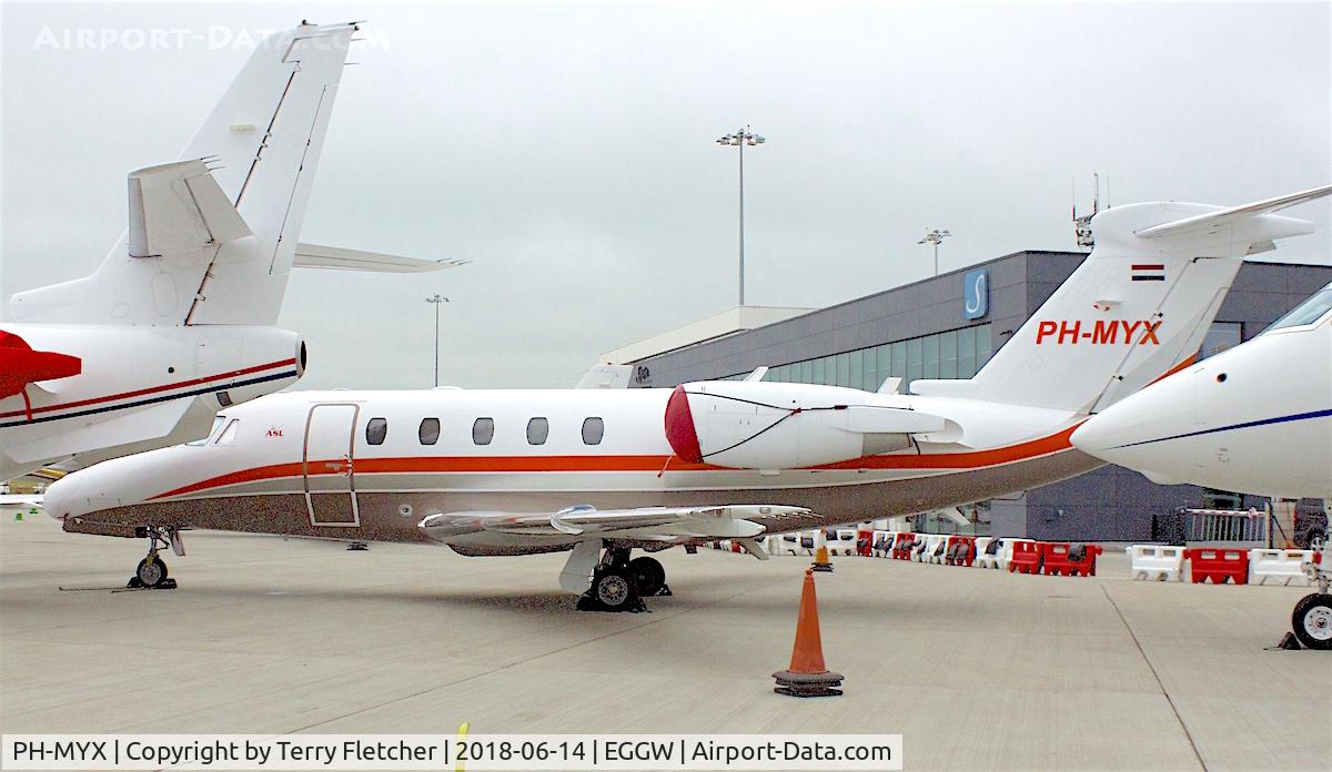 PH-MYX, 2000 Cessna 650 Citation VII C/N 650-7117, at London Luton