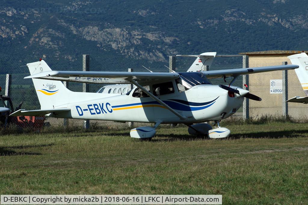 D-EBKC, Cessna 172SP Skyhawk C/N 172S8364, Parked