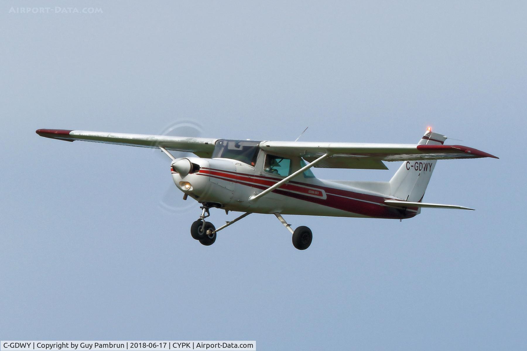 C-GDWY, 1980 Cessna 152 C/N 15284396, Landing