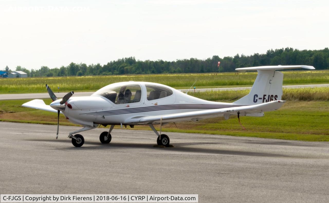 C-FJGS, 2006 Diamond DA-40 Diamond Star C/N 40.709, Parked at the terminal.