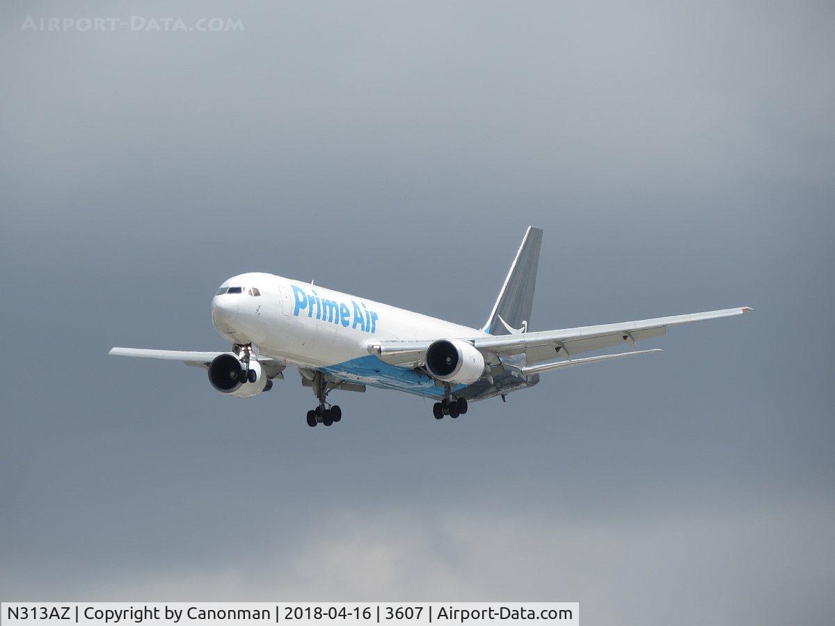 N313AZ, 1990 Boeing 767-338 C/N 24930, Landing
