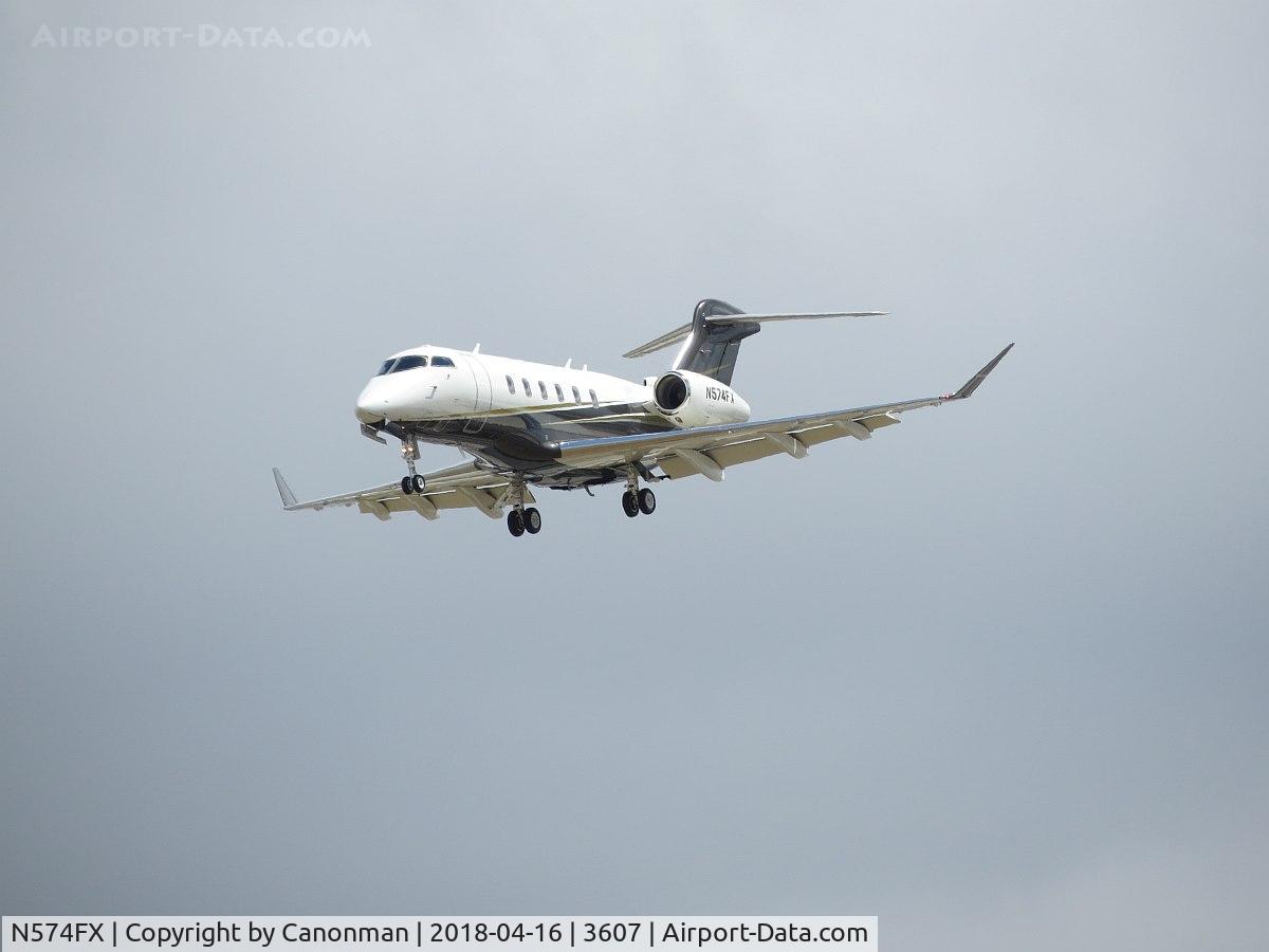 N574FX, 2015 Bombardier Challenger 300 (BD-100-1A10) C/N 20567, Landing