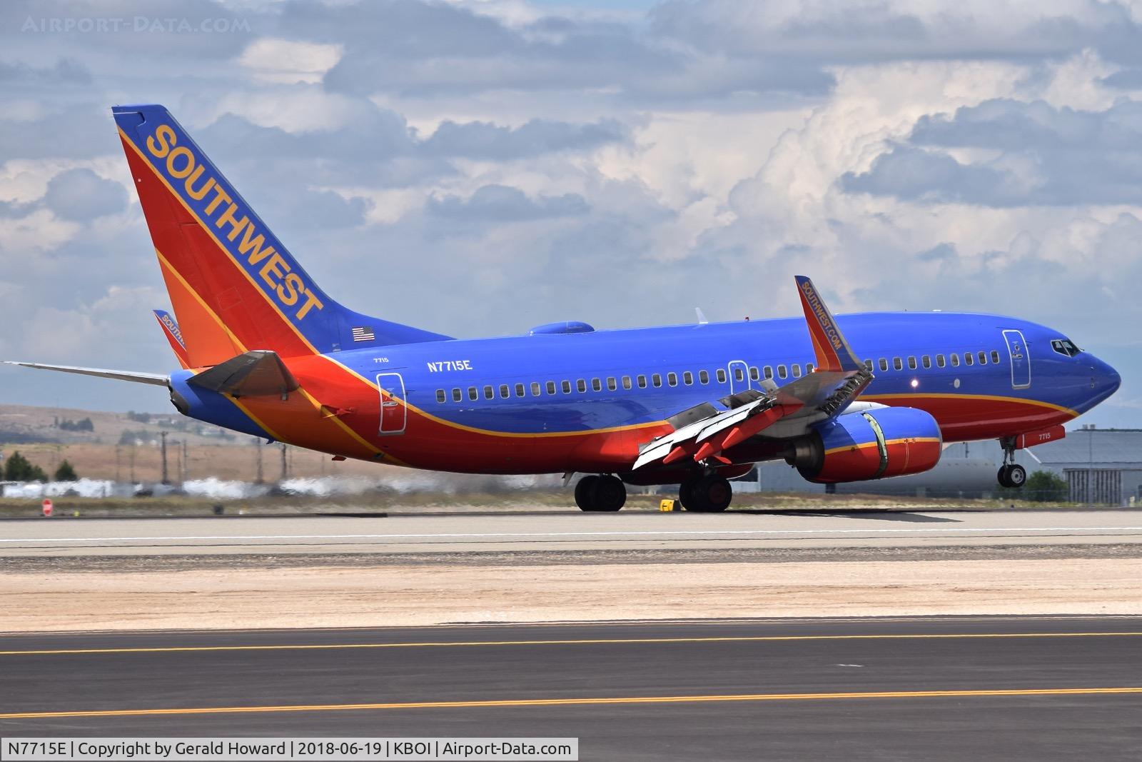 N7715E, 2005 Boeing 737-7BD C/N 33921, Landing roll out on RWY 28R.