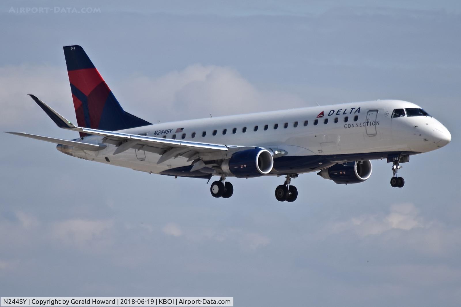 N244SY, 2016 Embraer 175LR (ERJ-170-200LR) C/N 17000598, Approach to RWY 10L.