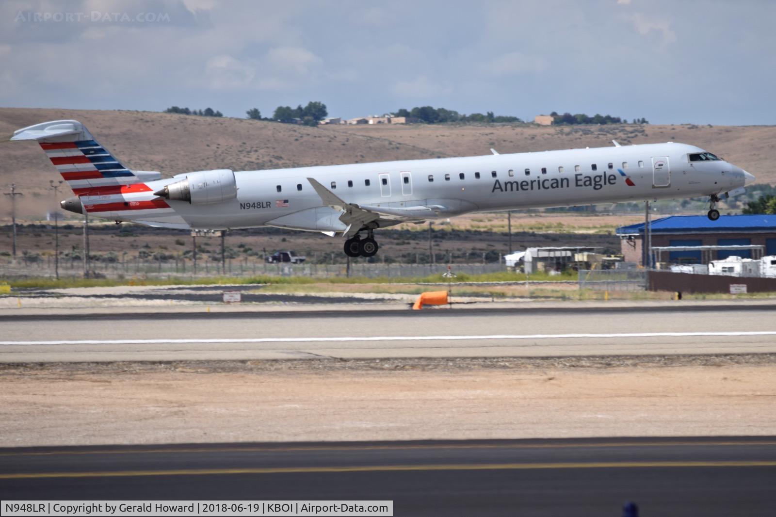 N948LR, 2006 Bombardier CRJ-900 NG (CL-600-2D24) C/N 15118, Landing RWY 28R.