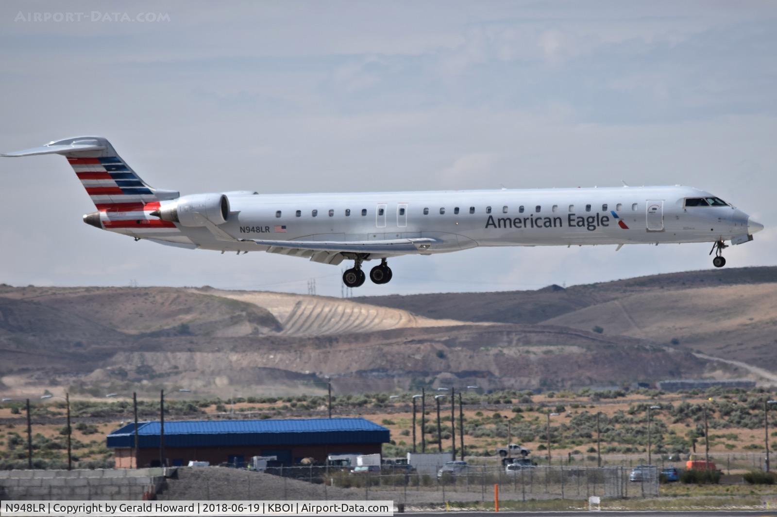 N948LR, 2006 Bombardier CRJ-900 NG (CL-600-2D24) C/N 15118, Landing RWY 28R.