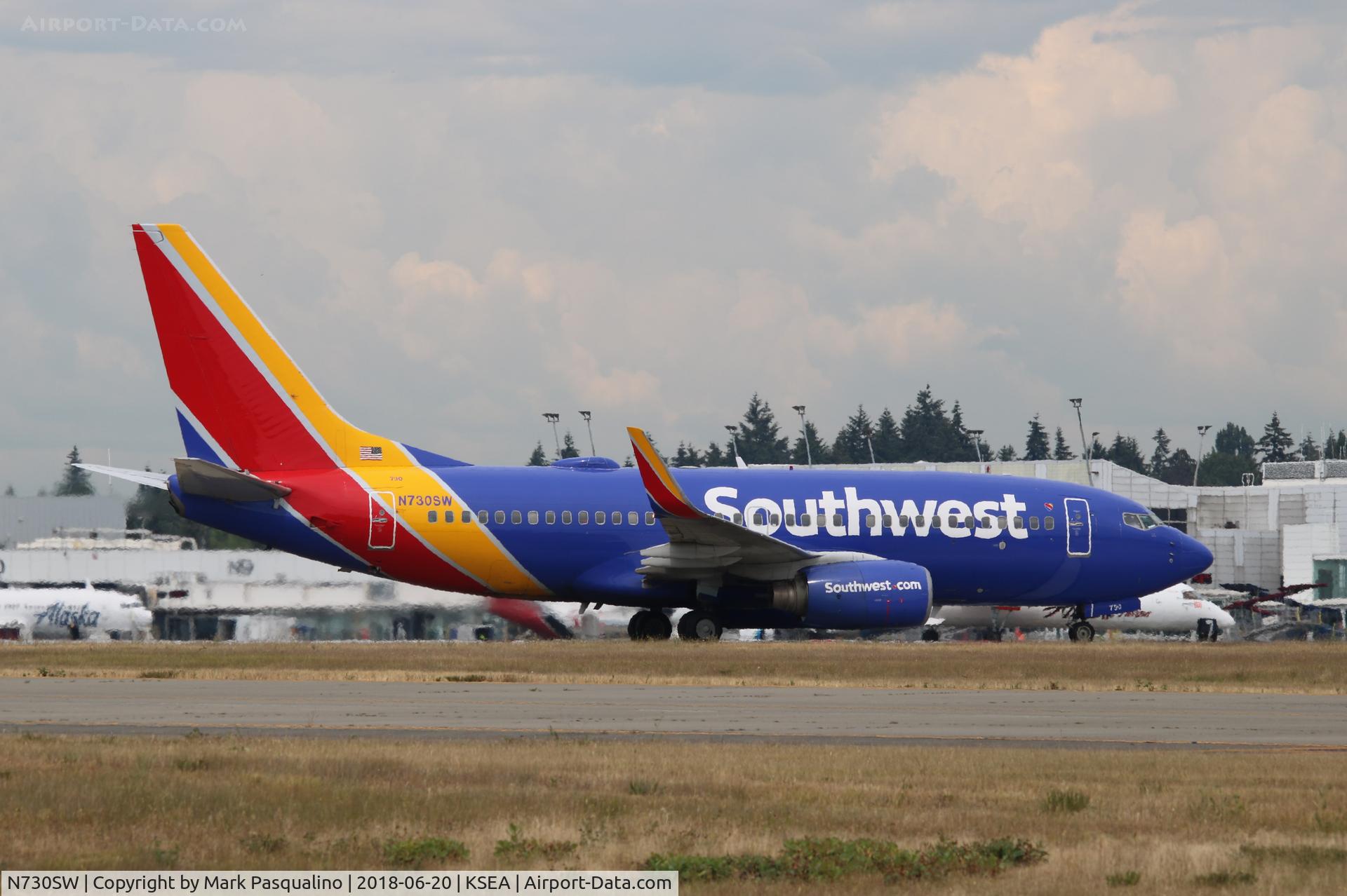N730SW, 1999 Boeing 737-7H4 C/N 27862, Boeing 737-700