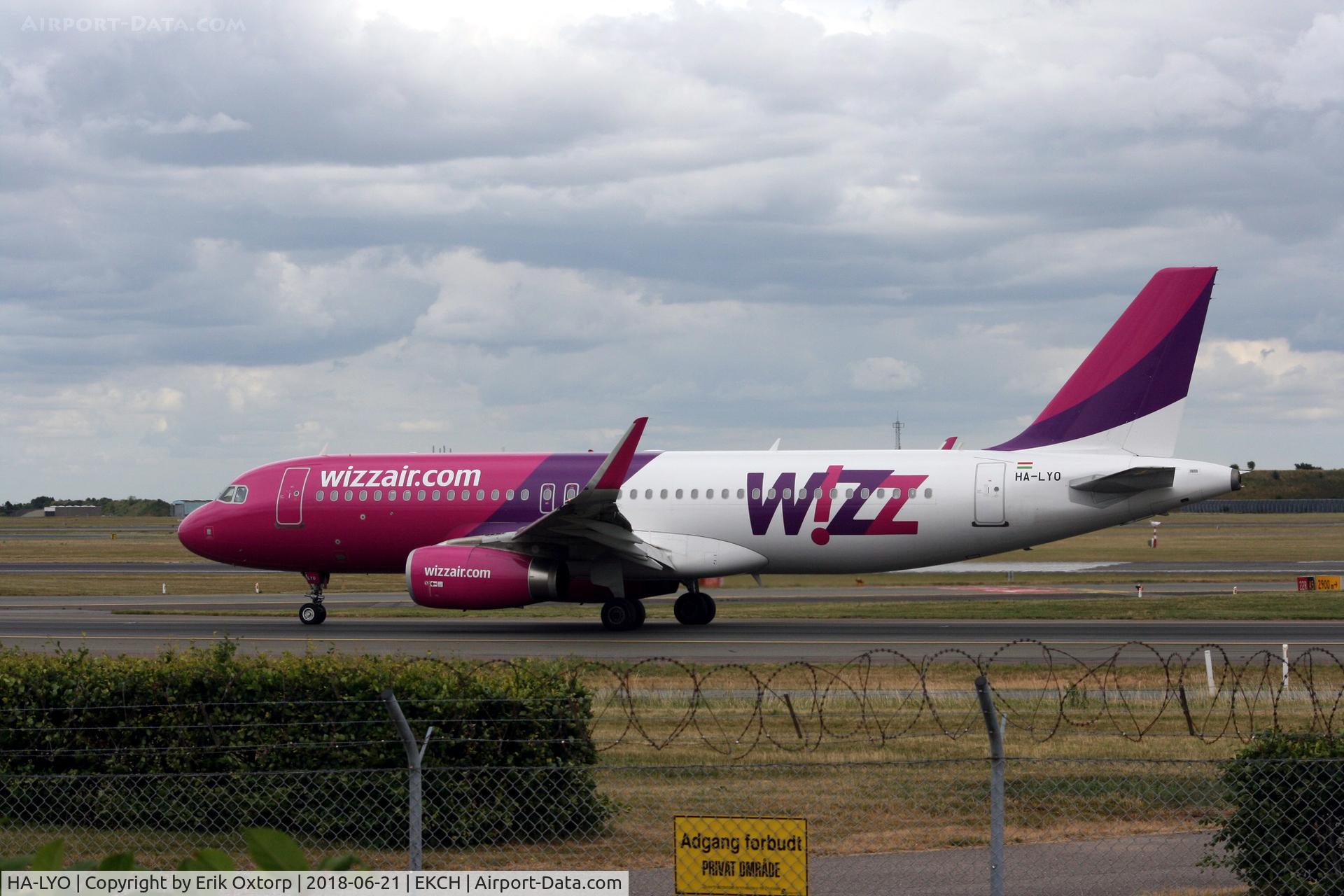 HA-LYO, 2015 Airbus A320-232 C/N 6576, HA -LYO landed rw 04L