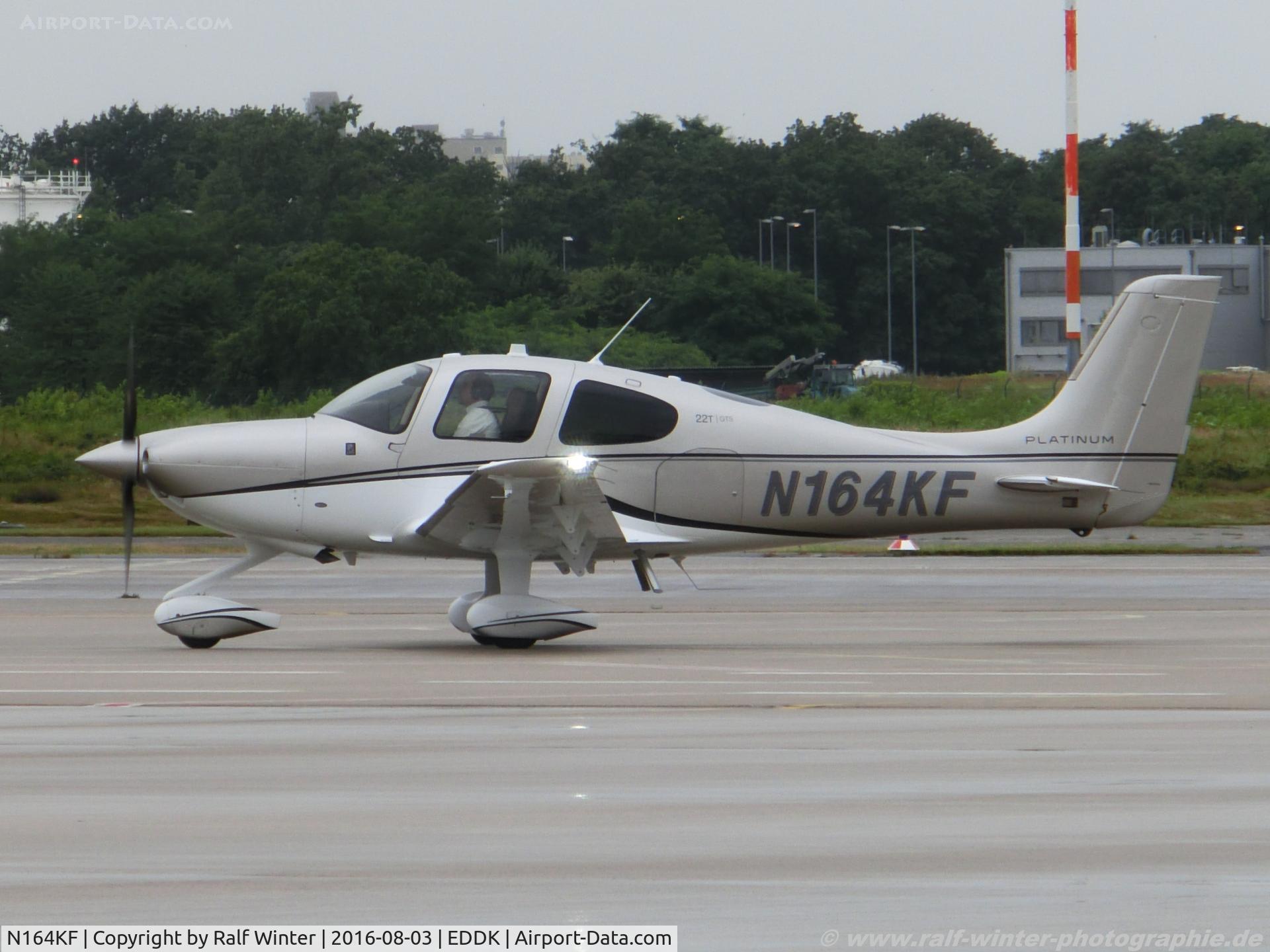 N164KF, 2016 Cirrus SR22T C/N 1320, Cirrus Design SR22T - Cirrus Design Corp. - 1320 - N164KF - 03.08.2016 - CGN