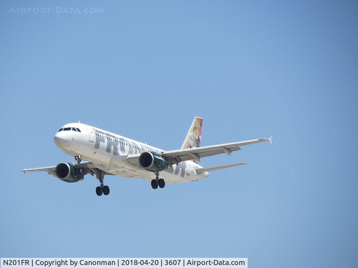 N201FR, 2008 Airbus A320-214 C/N 3389, Landing
