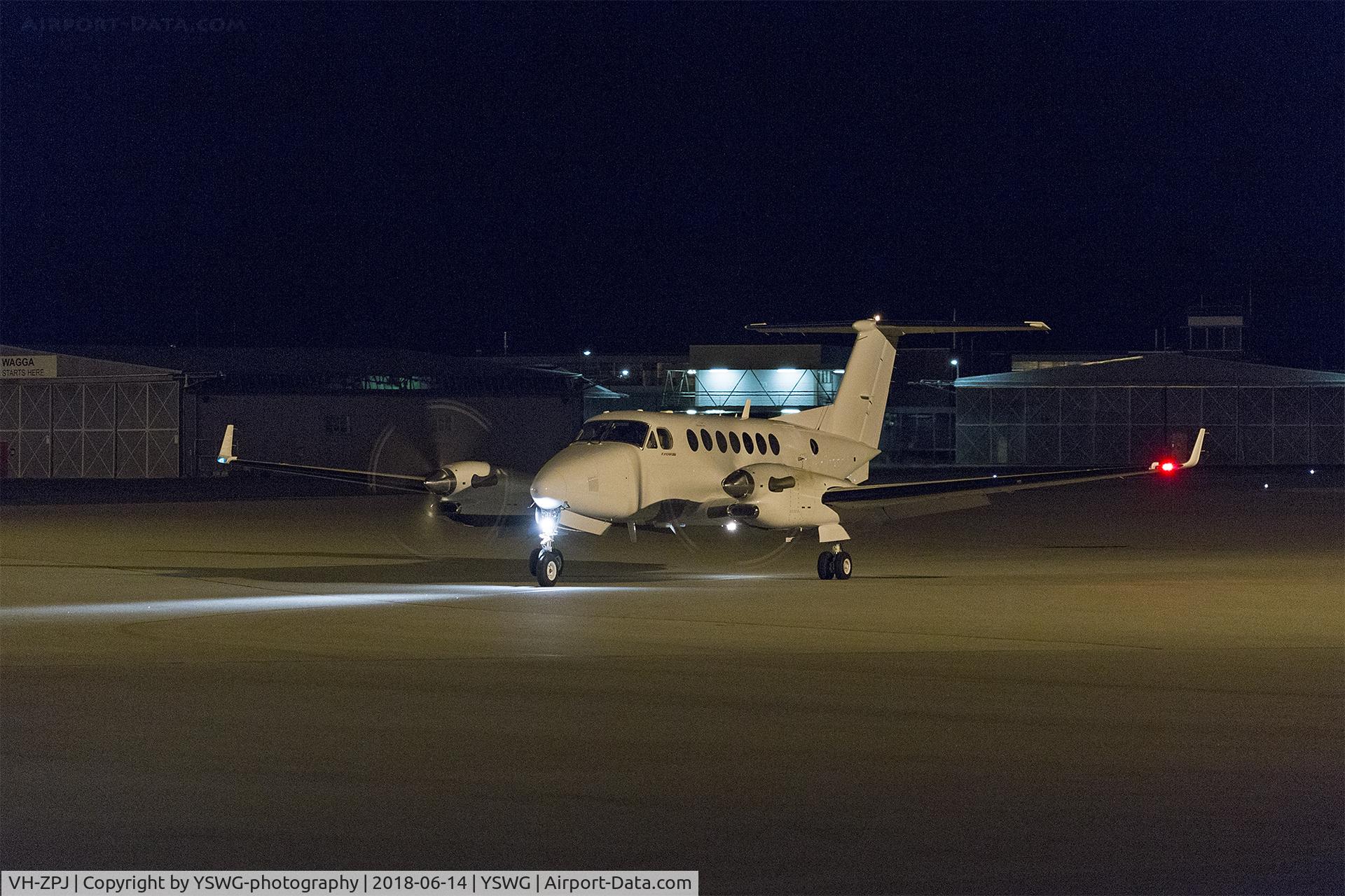 VH-ZPJ, 2015 Beechcraft Super King Air 350i C/N FL-979, Hawker Pacific (VH-ZPJ) Beechcraft Super King Air 350i taxiing at Wagga Wagga Airport