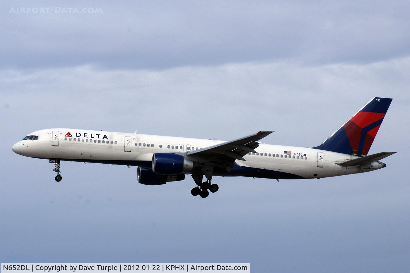 N652DL, 1989 Boeing 757-232 C/N 24392, No comment.