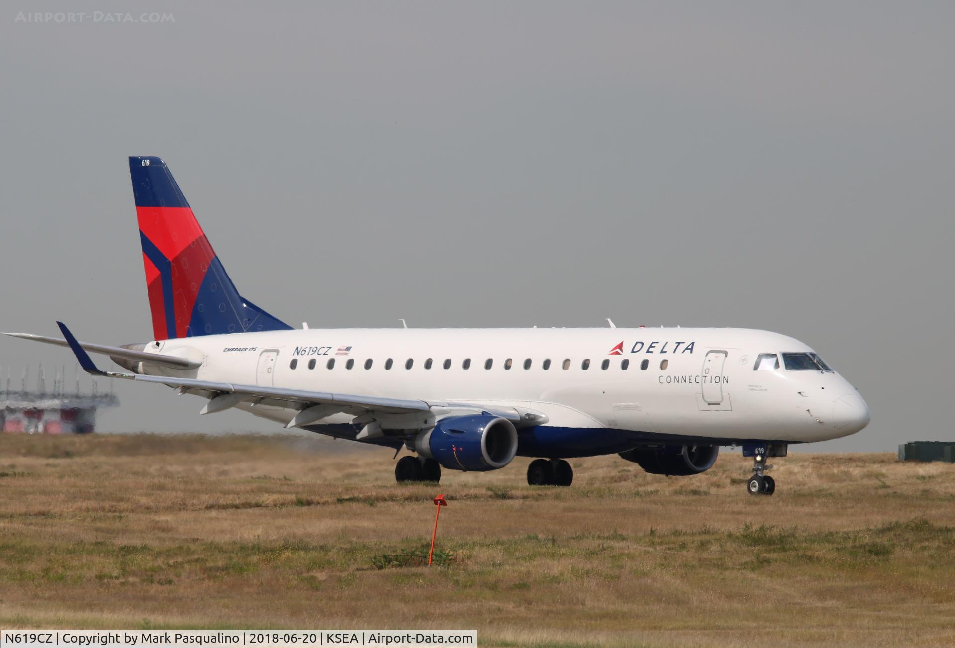N619CZ, 2008 Embraer 175LR (ERJ-170-200LR) C/N 17000213, ERJ 170-200 LR