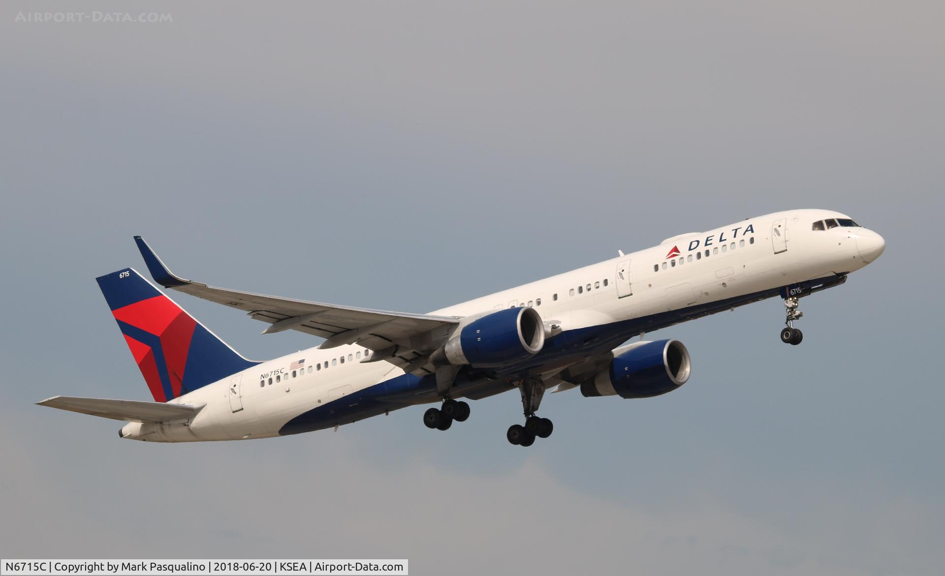 N6715C, 2001 Boeing 757-232 C/N 30486, Boeing 757-200