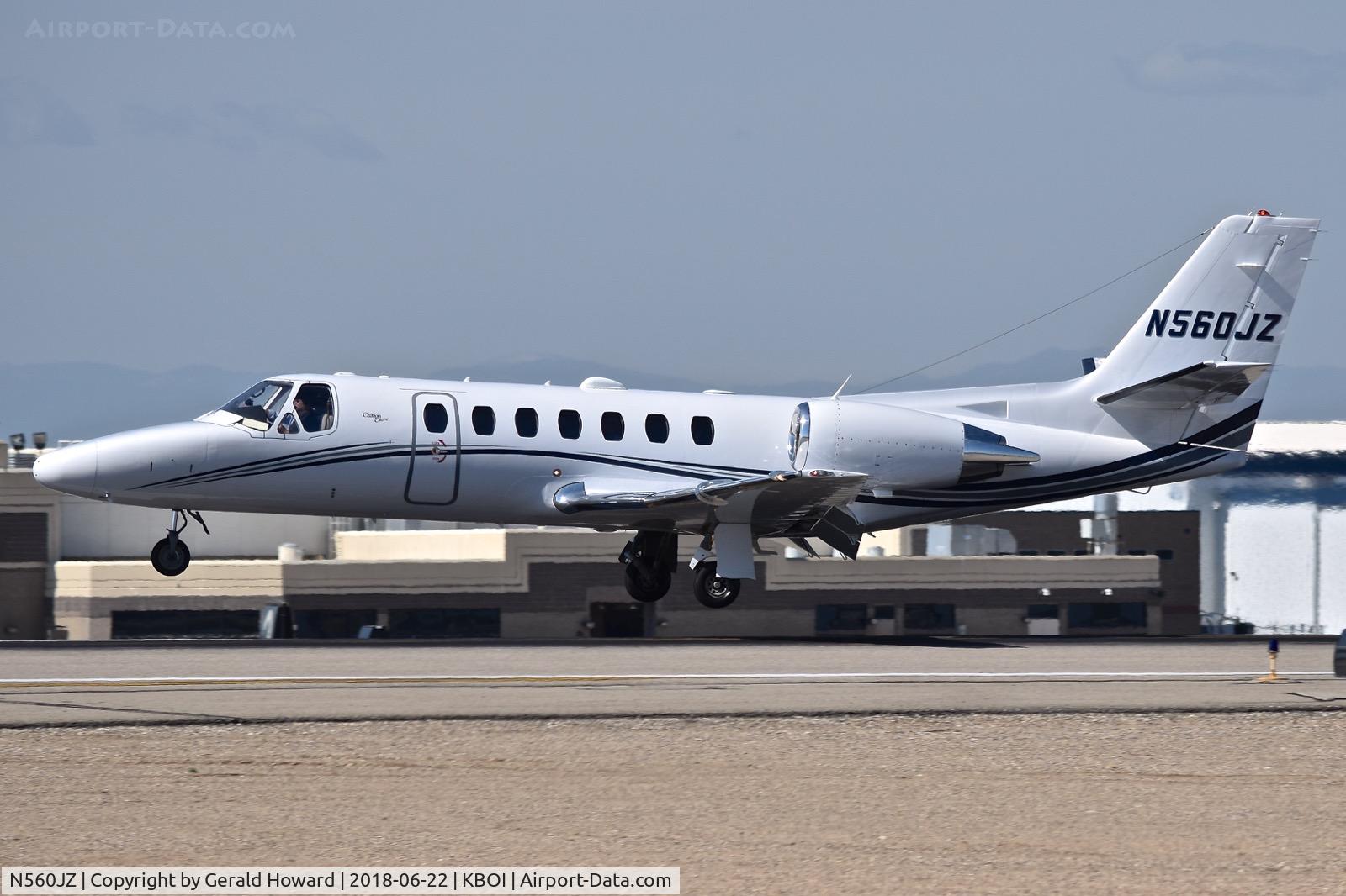 N560JZ, 1990 Cessna 560 Citation Ultra C/N 560-0017, Landing RWY 10L.