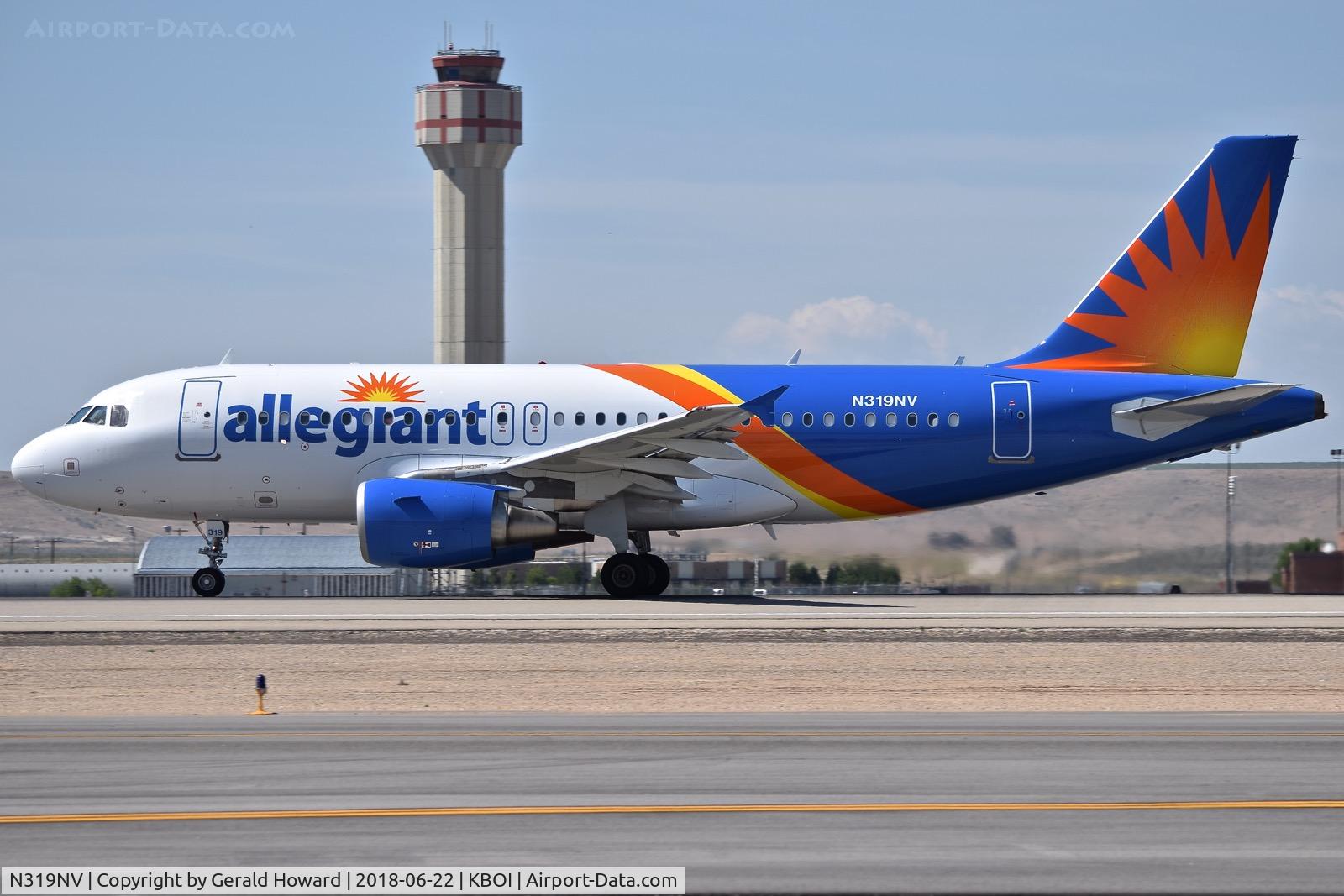 N319NV, 2005 Airbus A319-111 C/N 2503, Take off run on RWY 10L.
