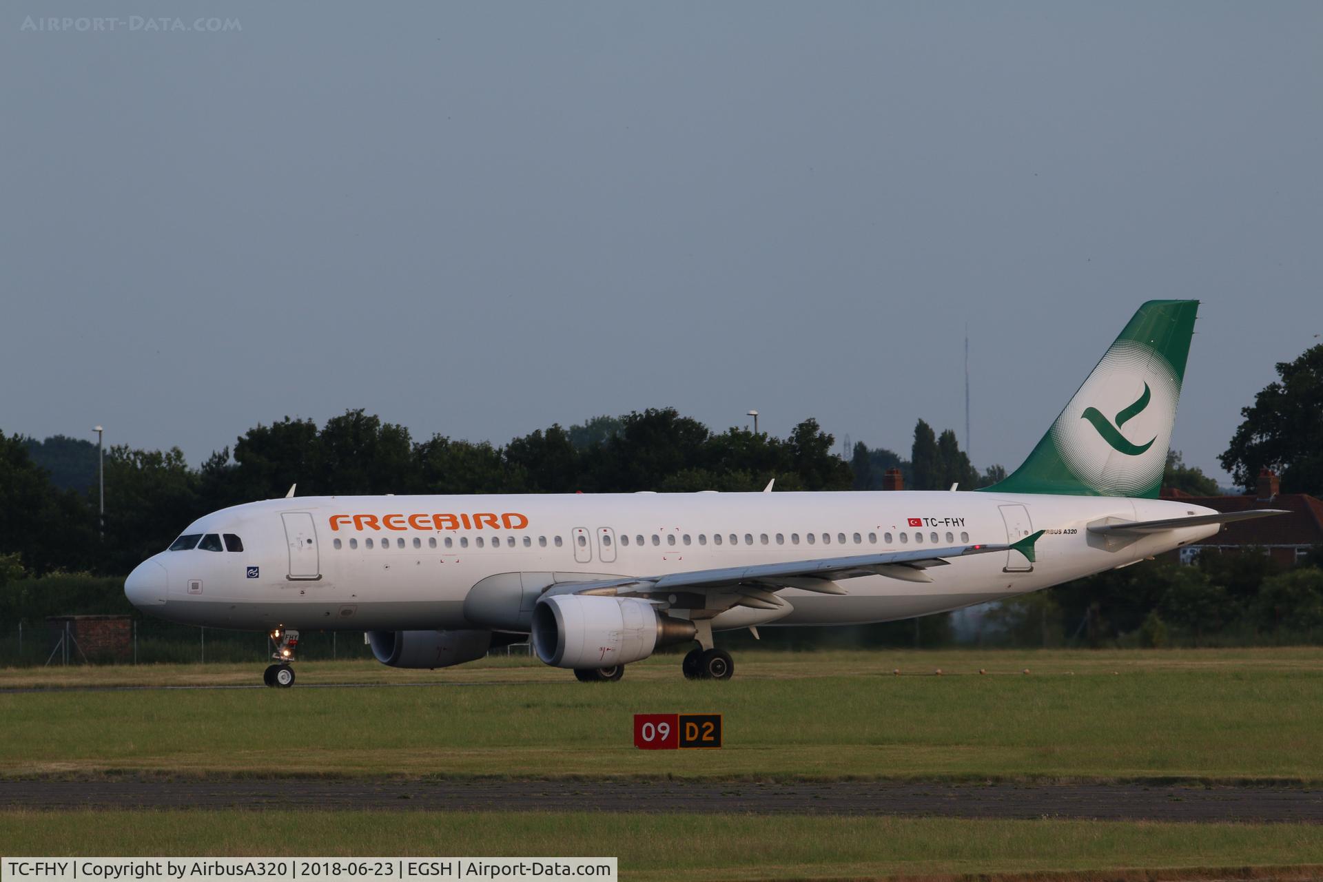 TC-FHY, 2009 Airbus A320-214 C/N 3891, Line up Rwy 09 ready to depart
