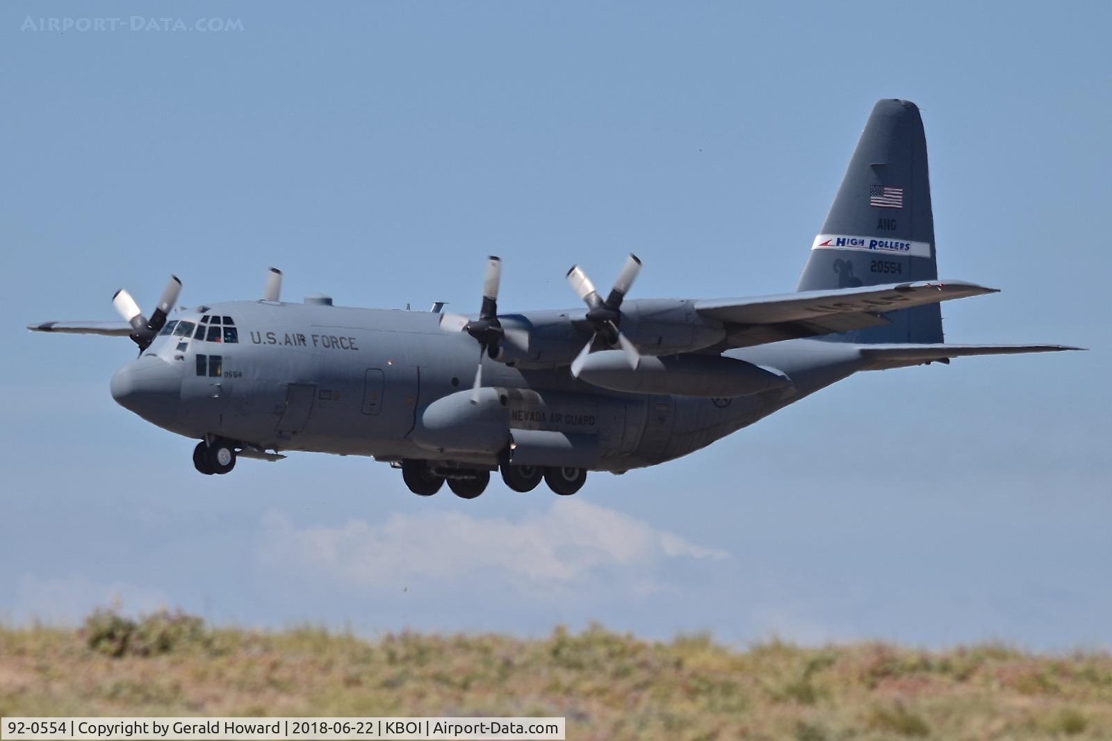 92-0554, 1992 Lockheed C-130H Hercules C/N 382-5352, Landing approach to RWY 10R. 152nd Air Wing, NV ANG, Reno, NV.