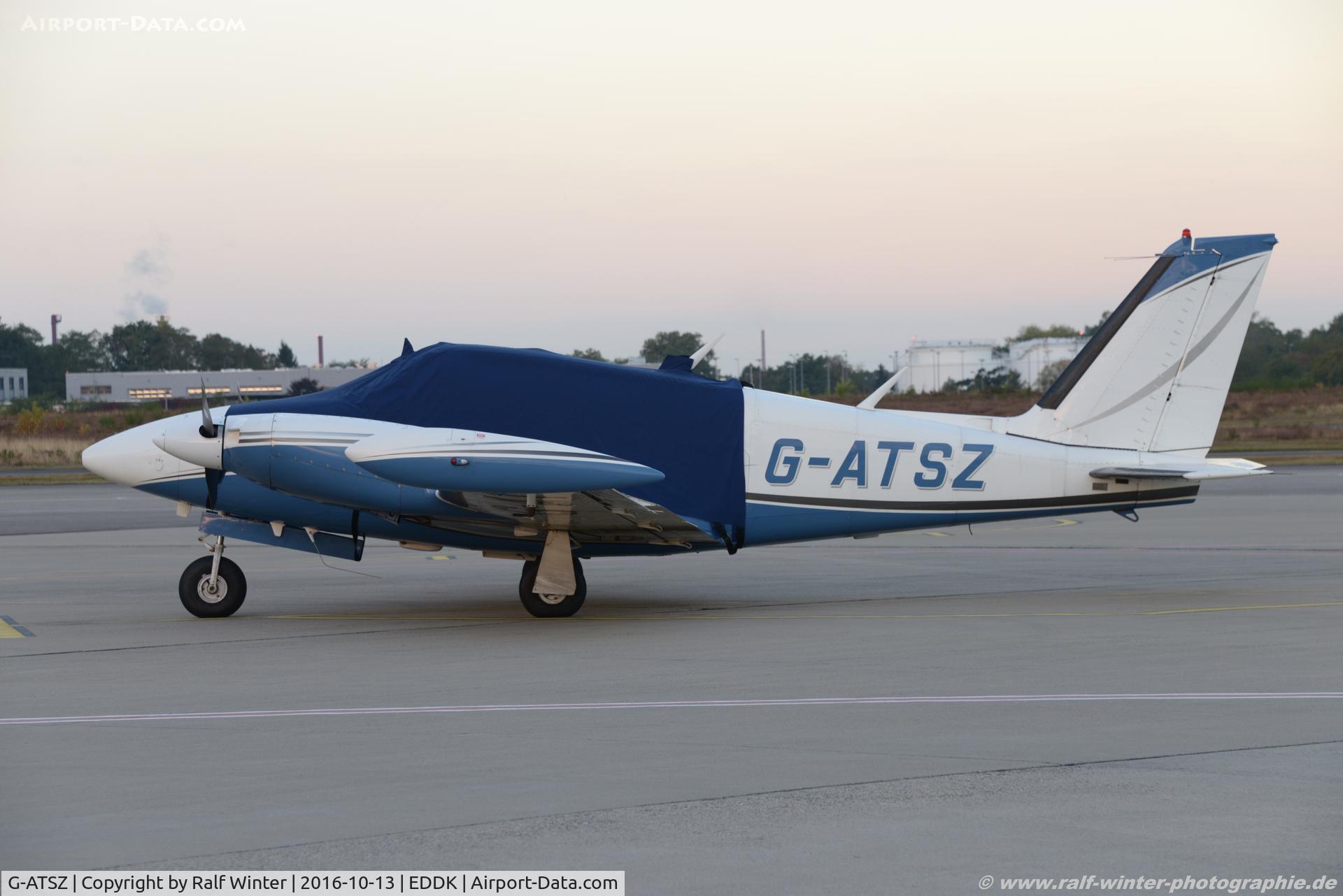 G-ATSZ, 1966 Piper PA-30 Twin Comanche Twin Comanche C/N 30-1002, Piper PA-30-160 Twin Comanche - Private - 30-1002 - G-ATSZ - 13.10.2016 - CGN
