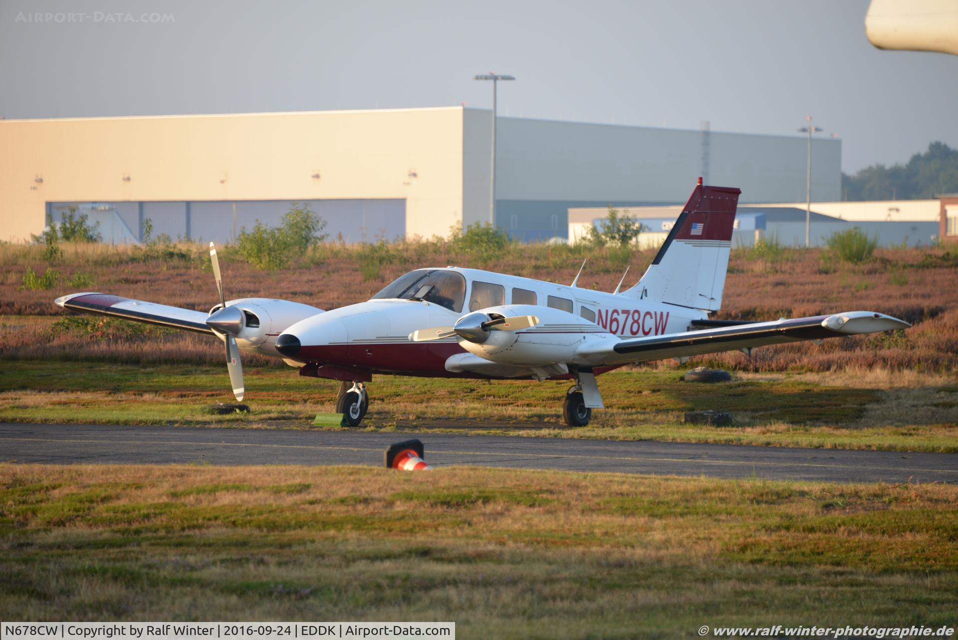 N678CW, 1978 Piper PA-34-200T C/N 34-7870236, Piper PA-34-200T - Private - 34-7870236 - N678CW - 24.09.2016 - CGN