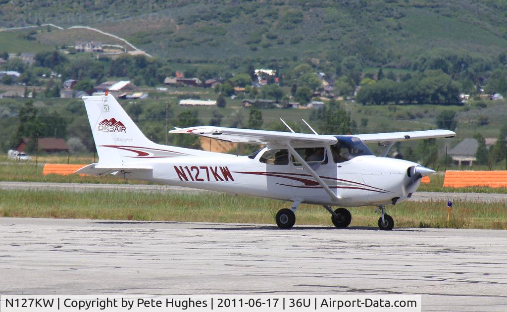 N127KW, 2005 Cessna 172S C/N 172S9827, N127KW Cessna 172 at Heber Valley, Utah