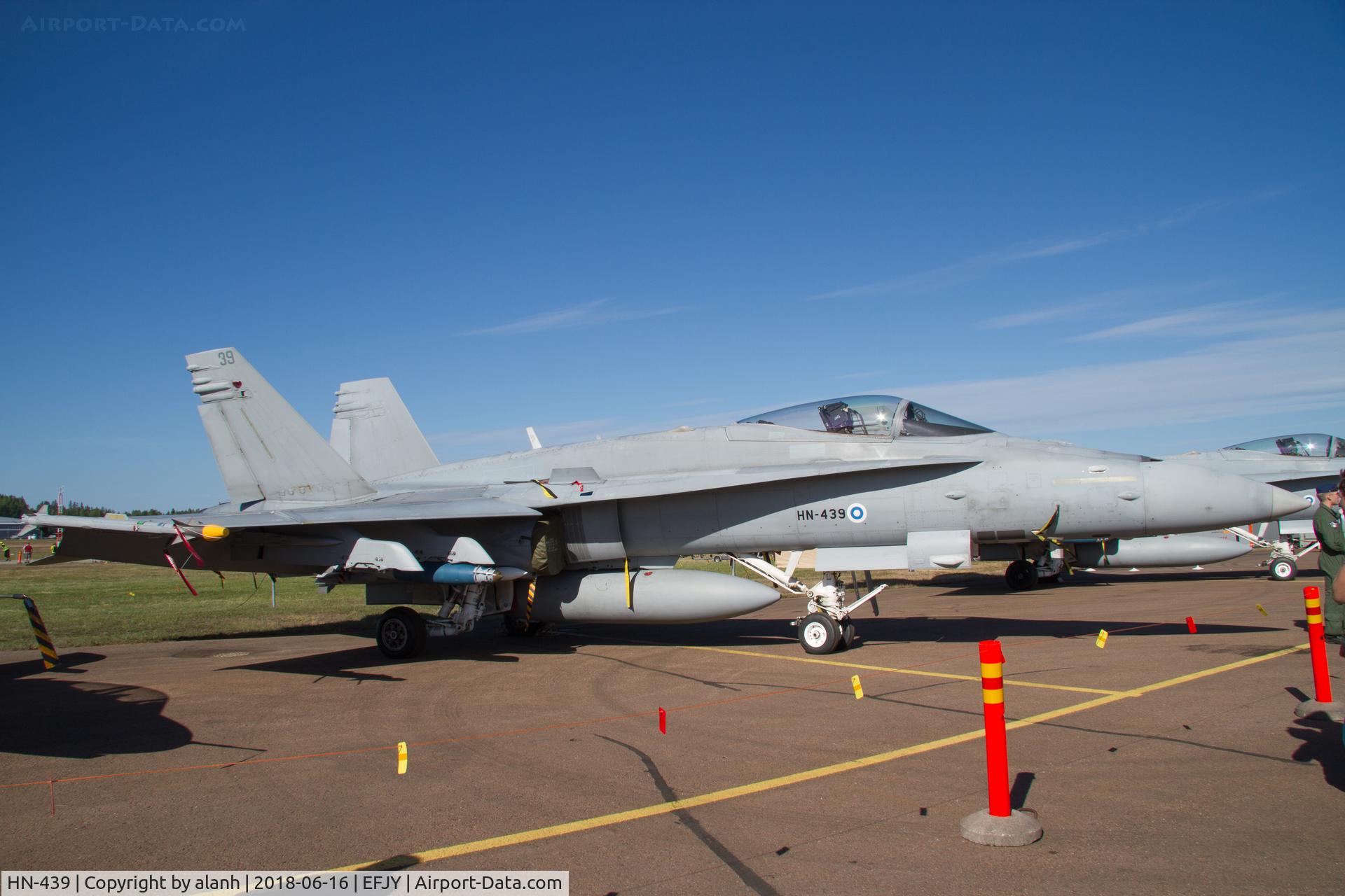 HN-439, McDonnell Douglas F-18C Hornet C/N 1451, Static display at the 100th Anniversary of the Finnish Air Force airshow