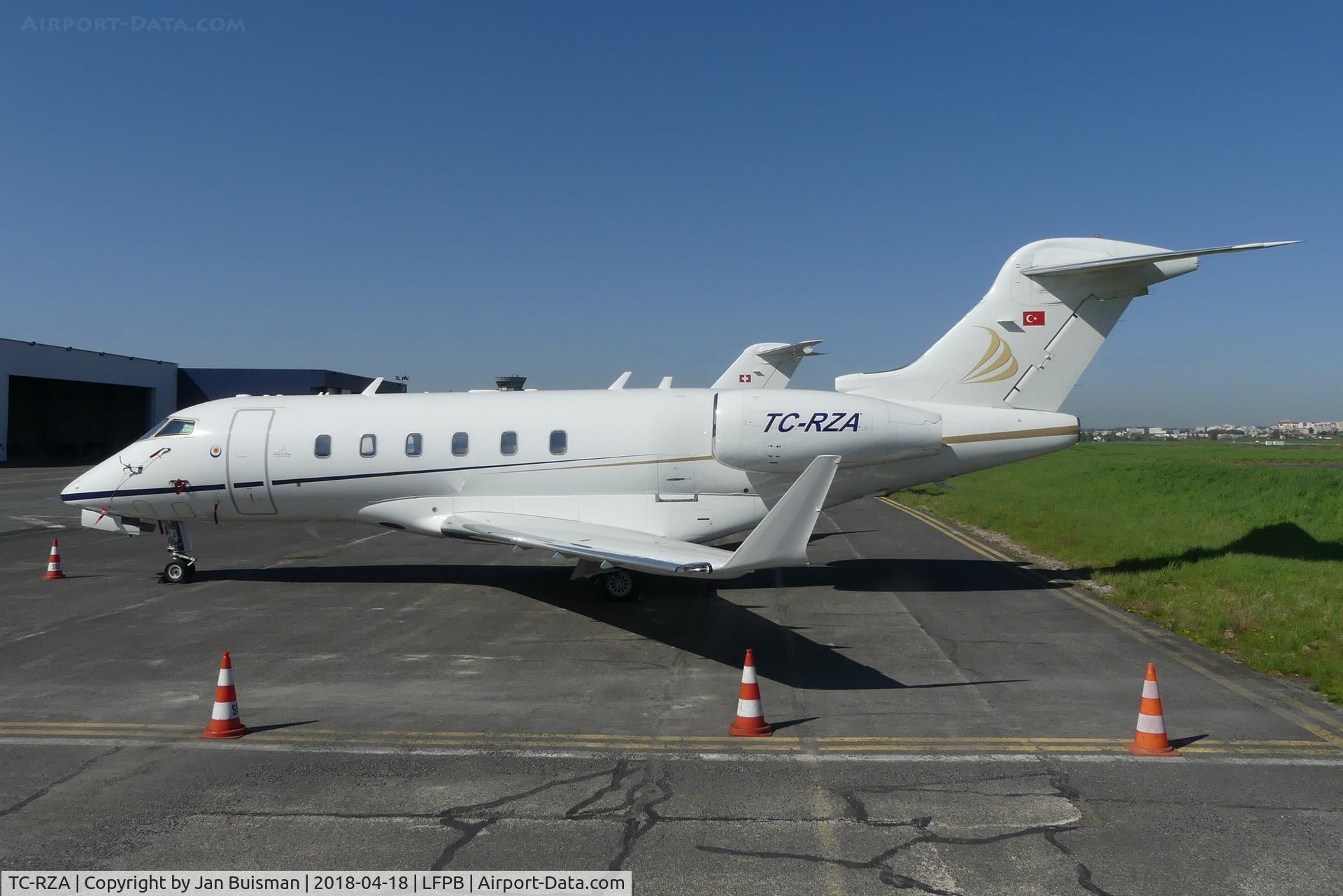 TC-RZA, 2010 Bombardier Challenger 300 (BD-100-1A10) C/N 20284, Corporate