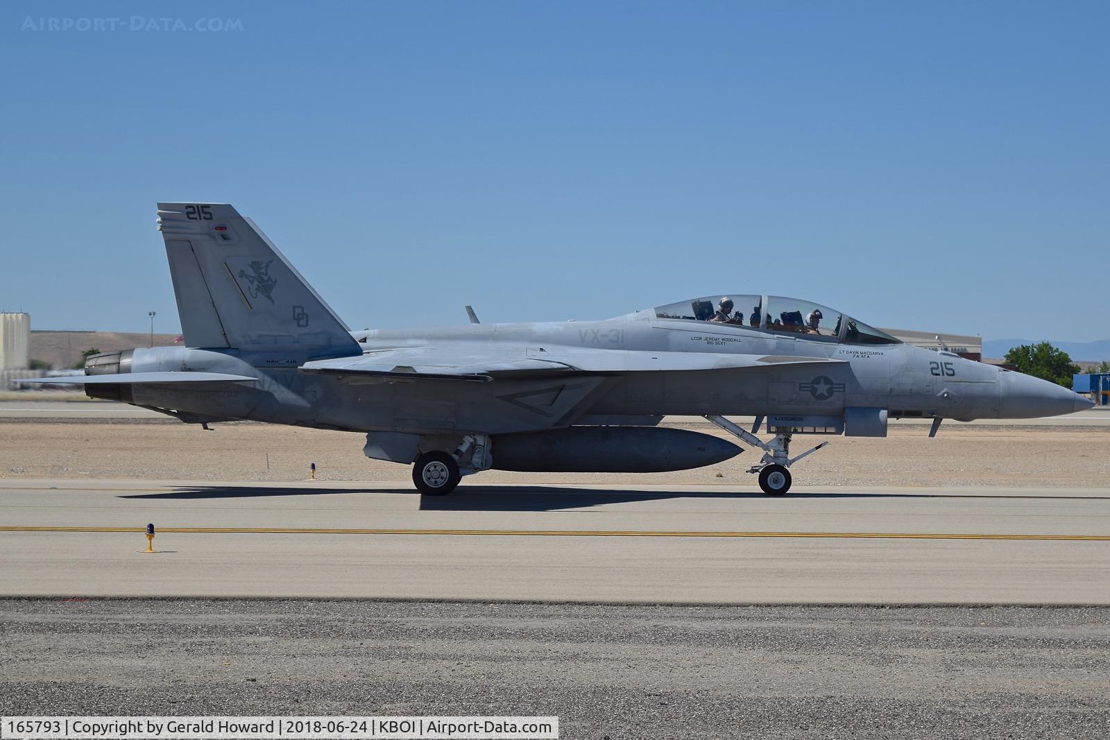 165793, Boeing F/A-18F Super Hornet C/N 1520/F019, Taxiing on Alpha. VX-31 