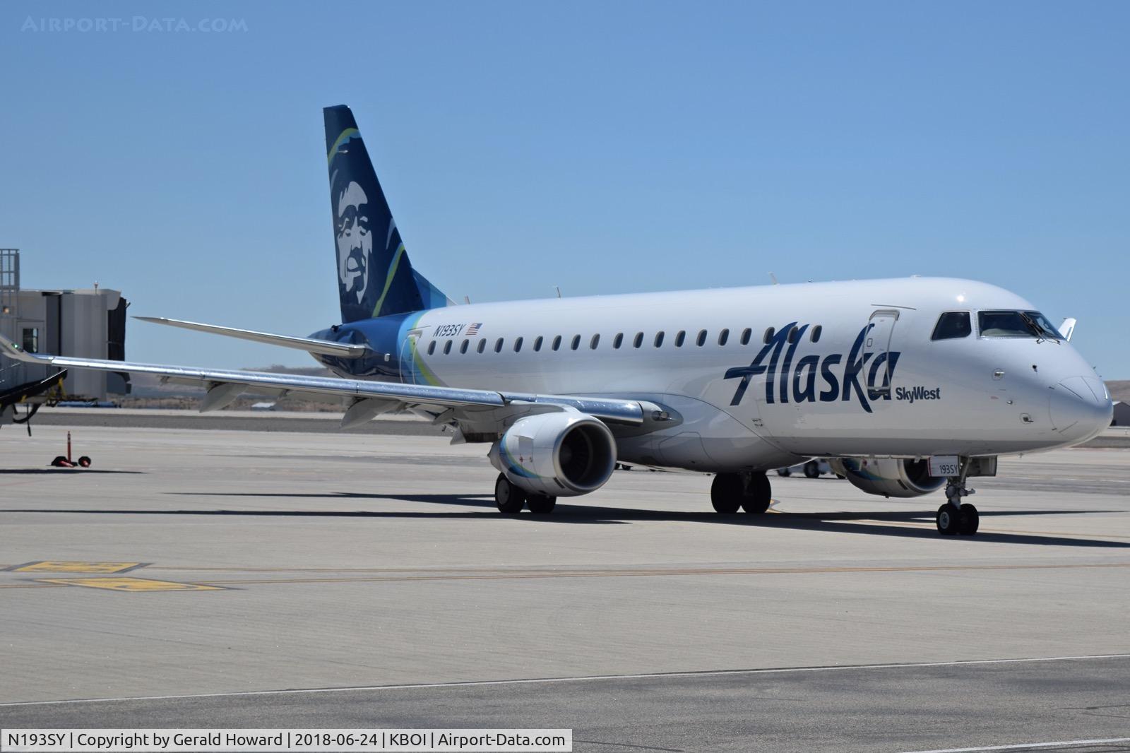 N193SY, 2017 Embraer 175LR (ERJ-170-200LR) C/N 17000690, Ready to taxi to RWY 10L.