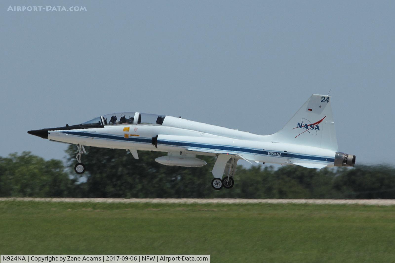 N924NA, 1969 Northrop T-38A C/N 67-14825, NASA T-38 departing NAS Fort Worth after Hurricane Harvey Evacuation