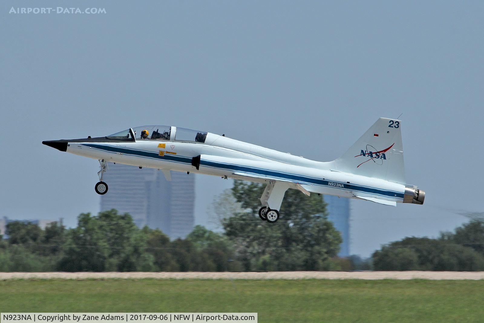 N923NA, 1966 Northrop T-38A Talon C/N 66-8355, NASA T-38 departing NAS Fort Worth after Hurricane Harvey Evacuation
