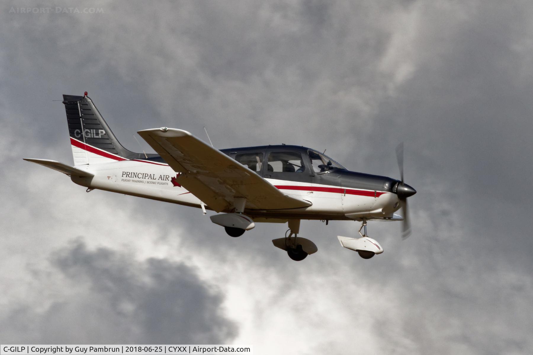 C-GILP, 1976 Piper PA-28-151 Cherokee Warrior C/N 287615044, Landing
