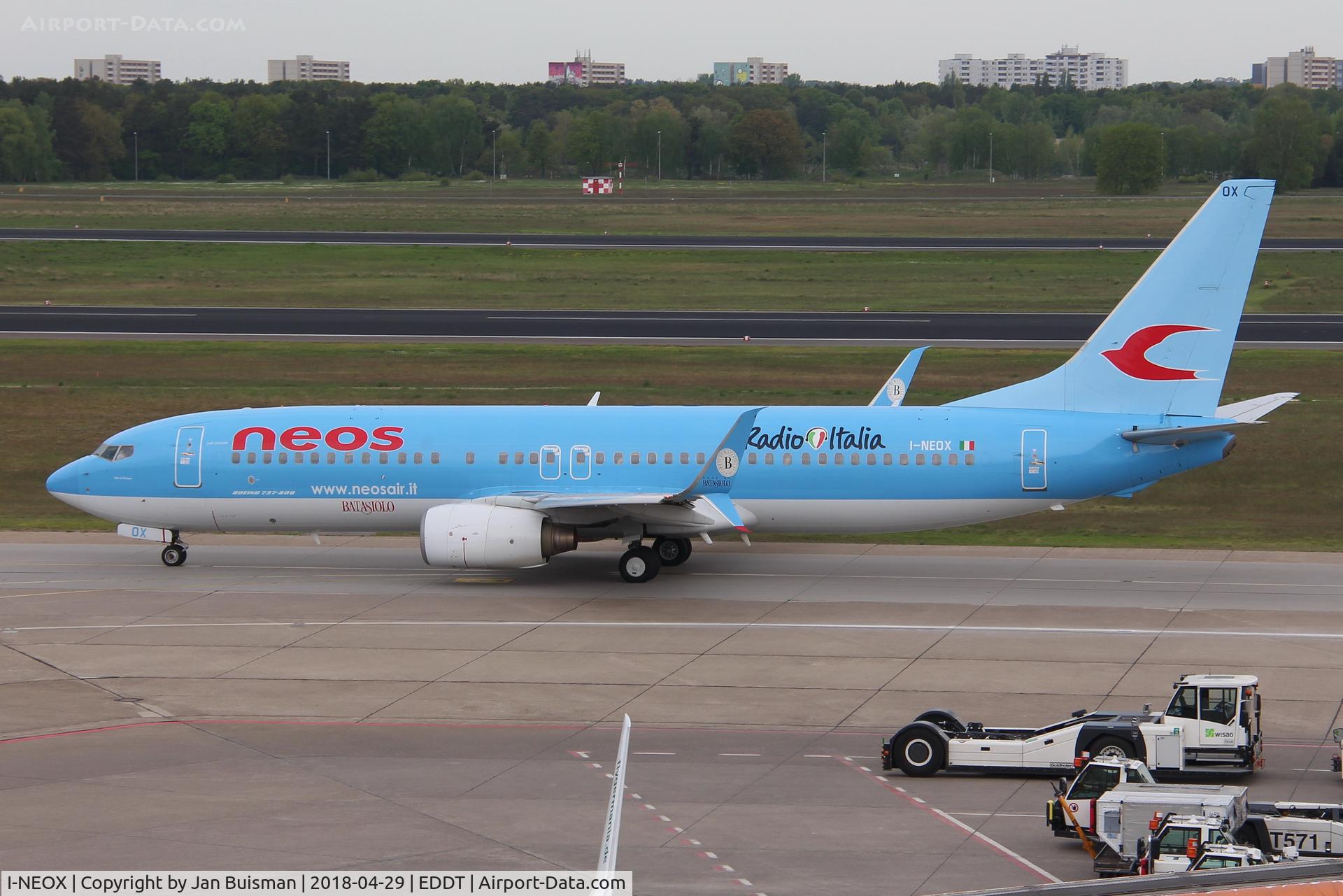 I-NEOX, 2004 Boeing 737-86N C/N 33677, Neos