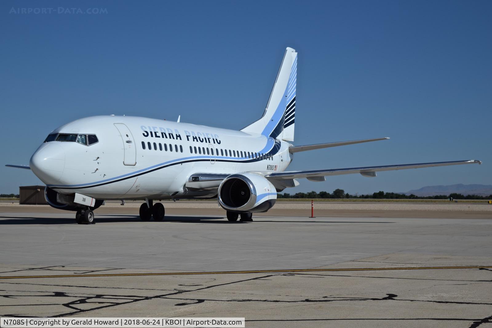 N708S, 1995 Boeing 737-528 C/N 27424, Parked on the south GA ramp.