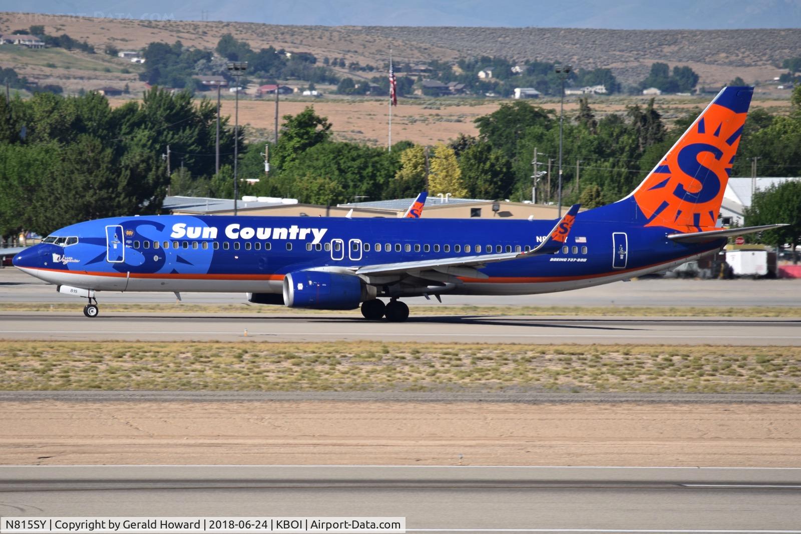 N815SY, 2002 Boeing 737-8BK C/N 30623, Take off on RWY 10R.