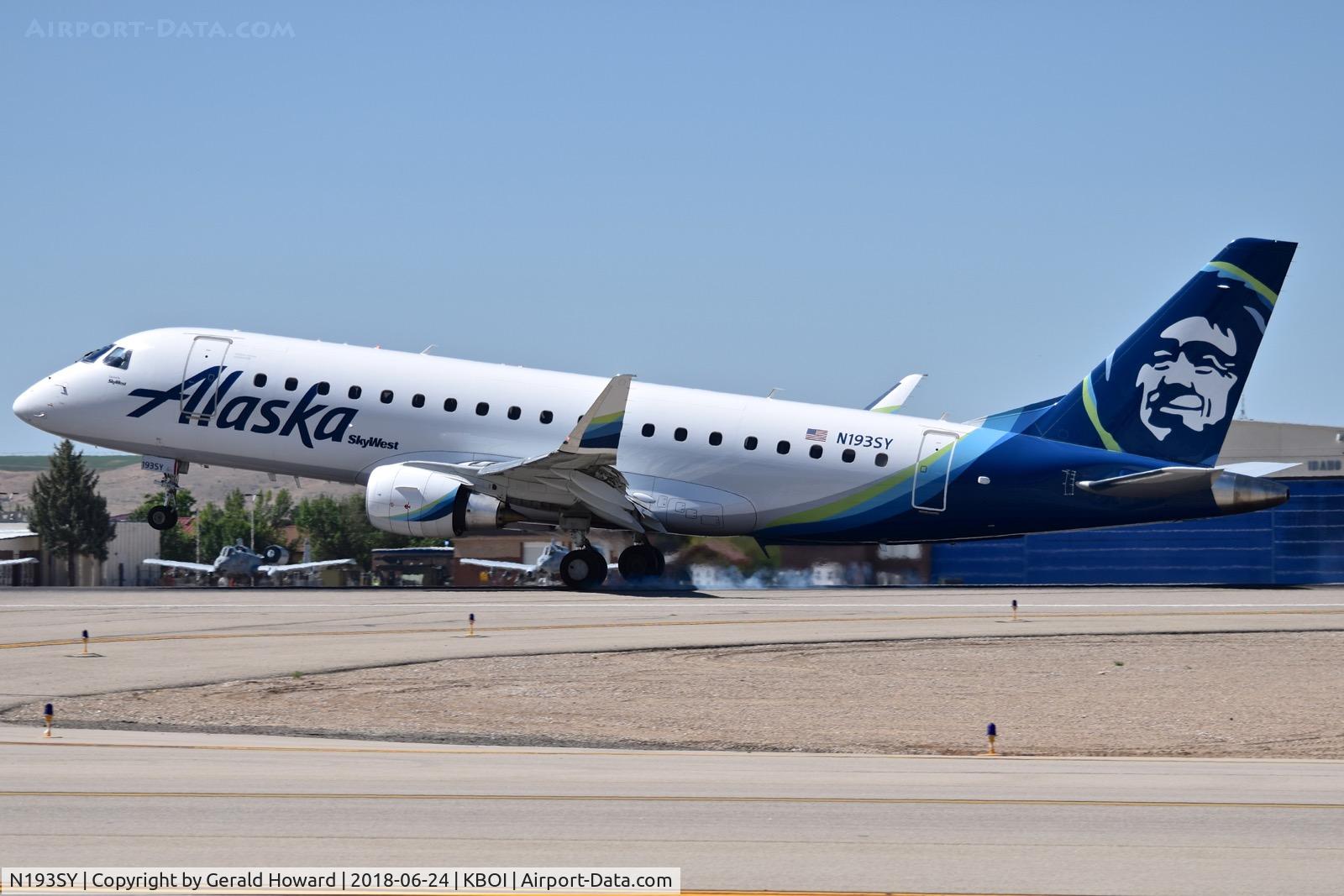 N193SY, 2017 Embraer 175LR (ERJ-170-200LR) C/N 17000690, Touch down on RWY 10L.