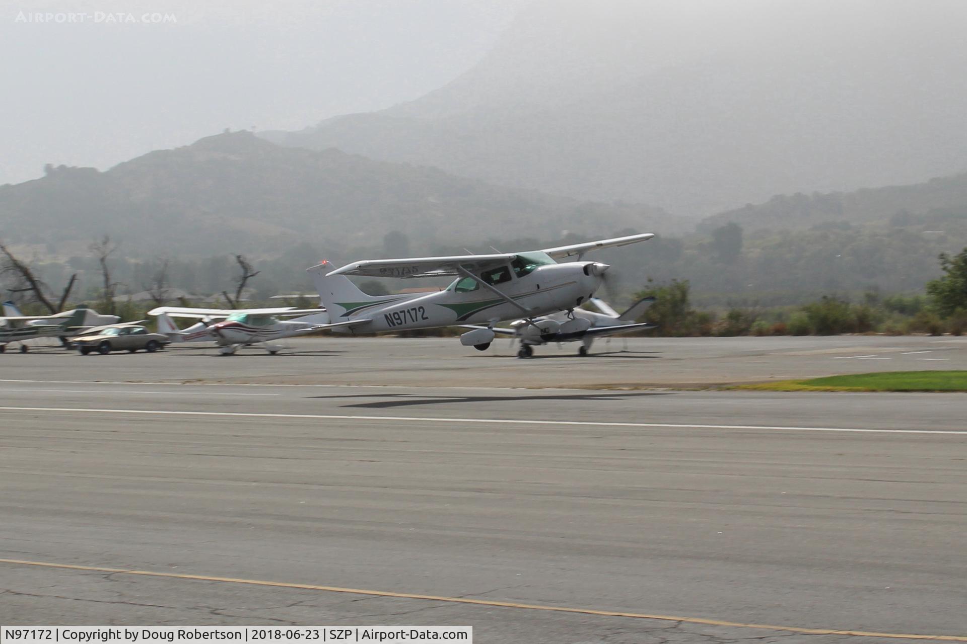 N97172, 1984 Cessna 172P C/N 17276162, 1984 Cessna 172P SKYHAWK, Lycoming O-320-D2J 160 Hp, takeoff climb Rwy 22