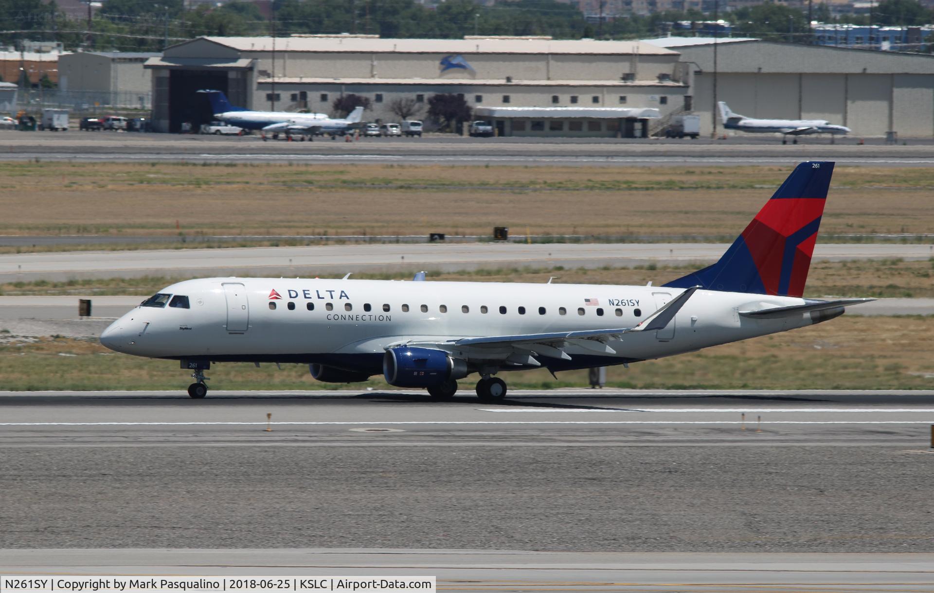 N261SY, 2017 Embraer 175LR (ERJ-170-200LR) C/N 17000704, ERJ 170-200 LR