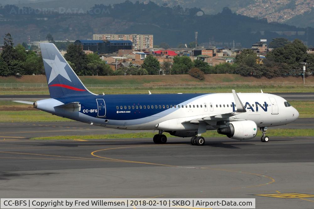 CC-BFS, 2013 Airbus A320-214 C/N 5818, LAN