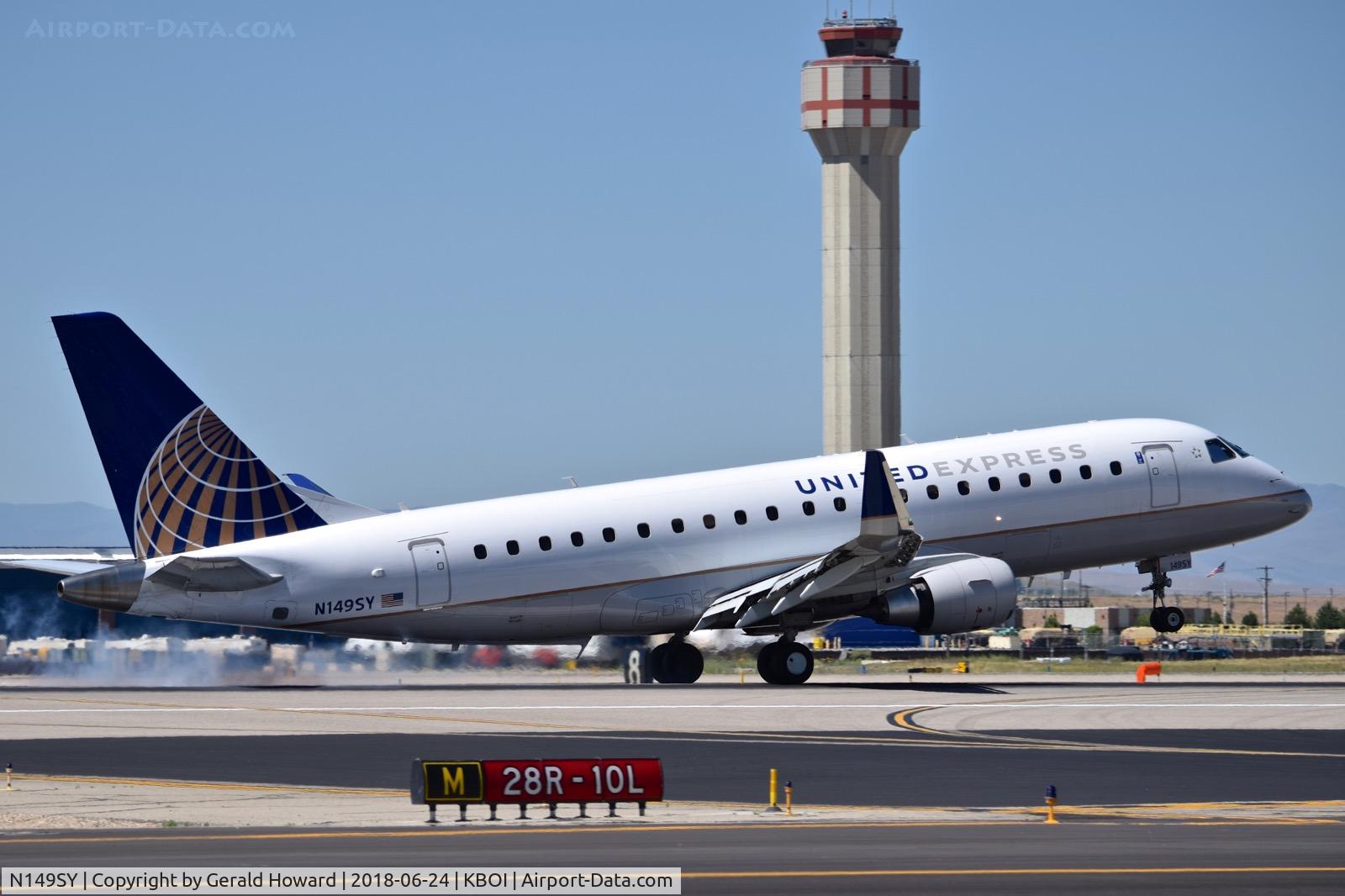N149SY, 2015 Embraer 175LR (ERJ-170-200LR) C/N 17000495, Touch down on RWY 28R.