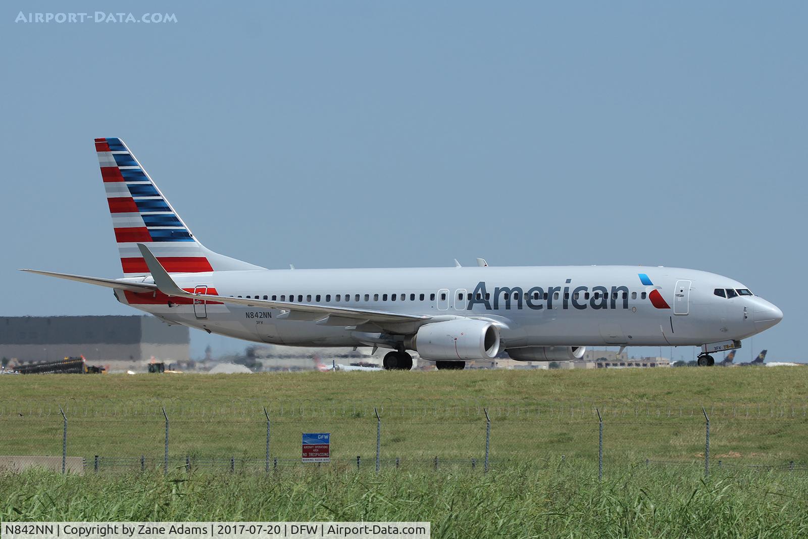 N842NN, 2010 Boeing 737-823 C/N 31099, At DFW Airport