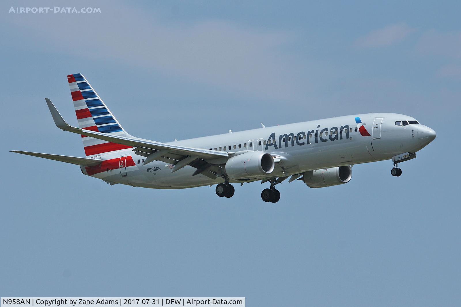N958AN, 2001 Boeing 737-823 C/N 30091, At DFW Airport