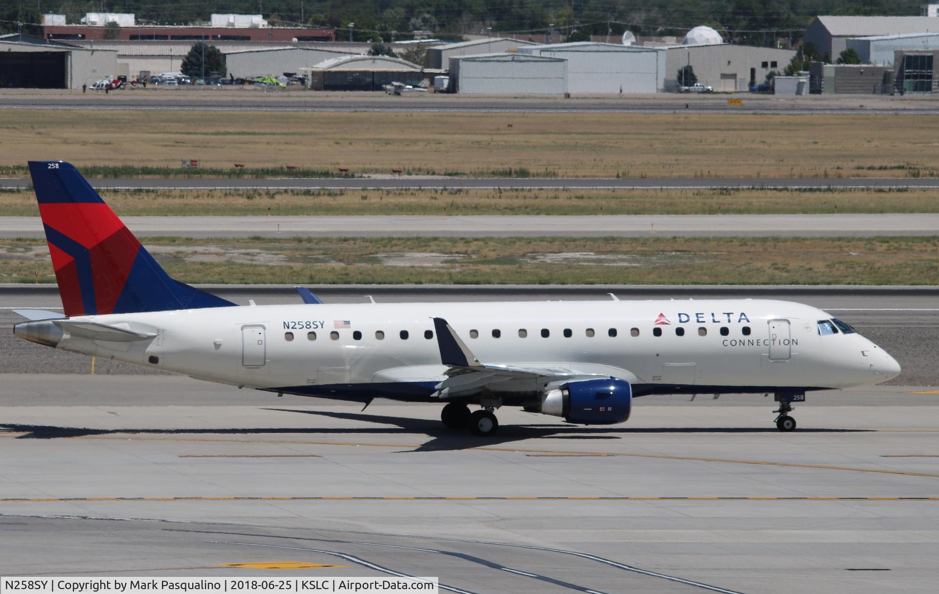 N258SY, 2017 Embraer 175LR (ERJ-170-200LR) C/N 17000655, ERJ 170-200 LR