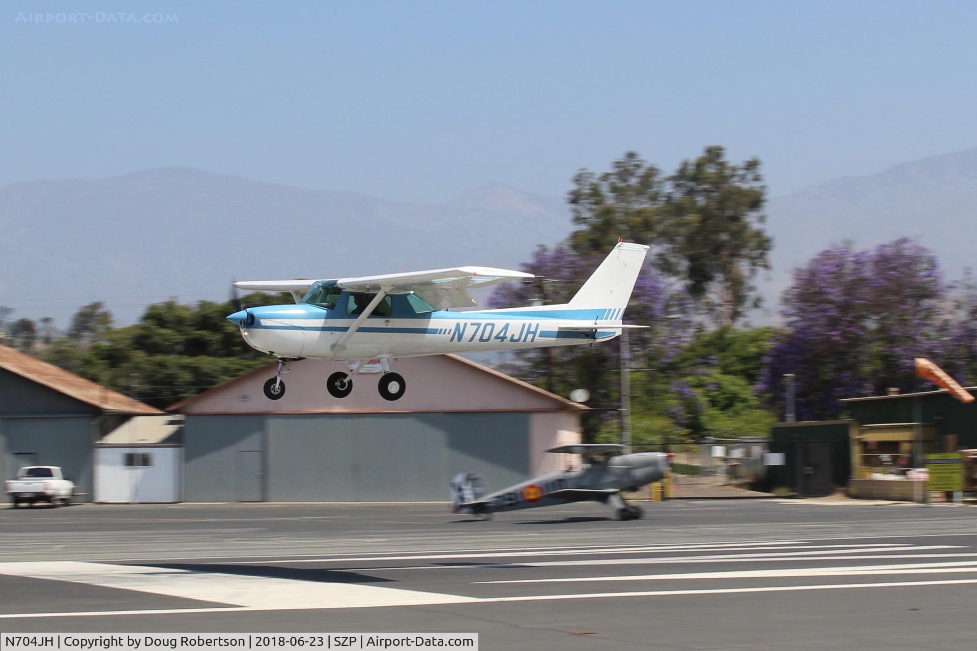N704JH, 1976 Cessna 150M C/N 15078644, 1976 Cessna 150M, Continental O-200 100 Hp, on short final landing Rwy 22