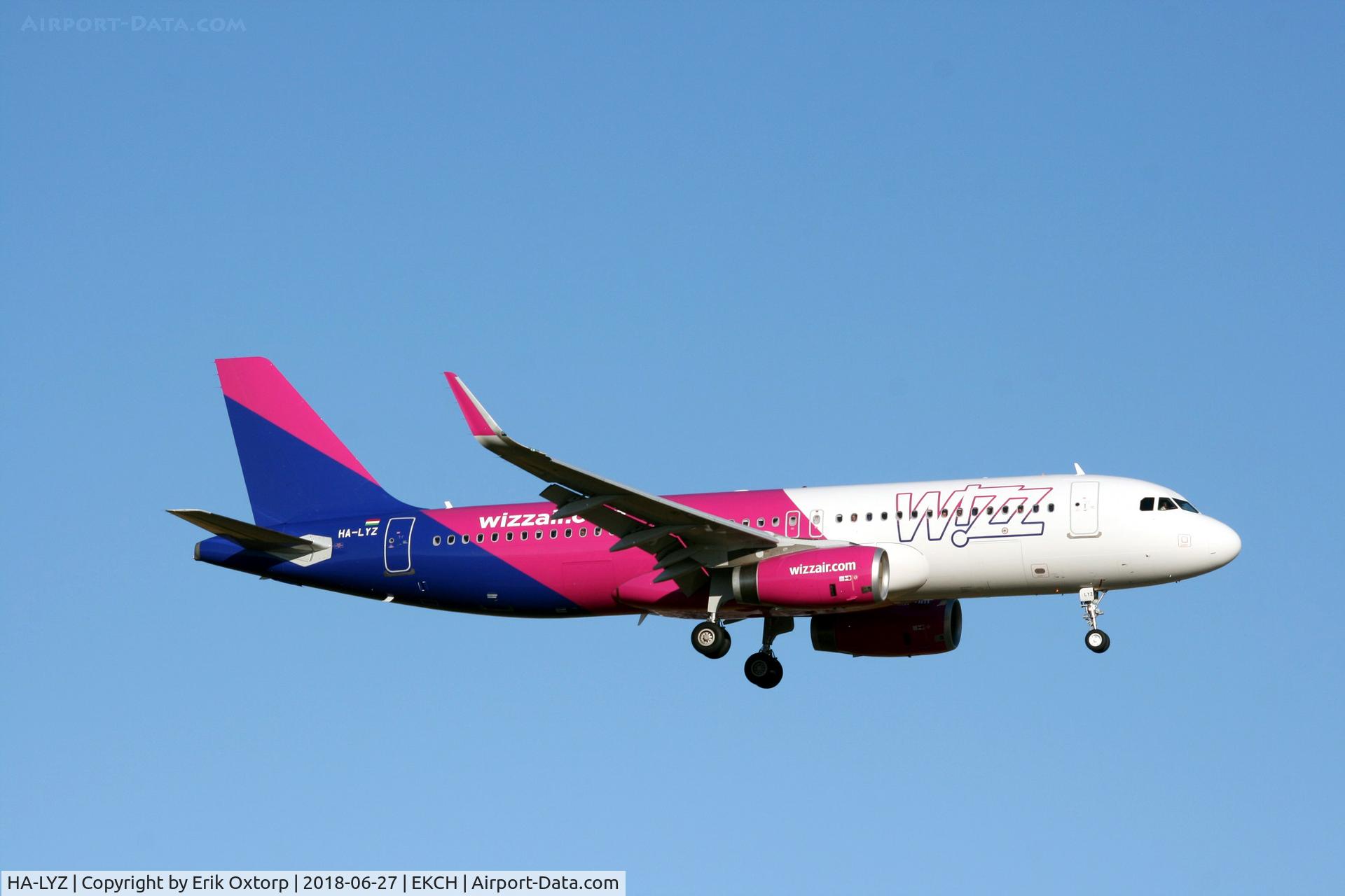 HA-LYZ, 2018 Airbus A320-232 C/N 8355, HA-LYZ landing rw 22L